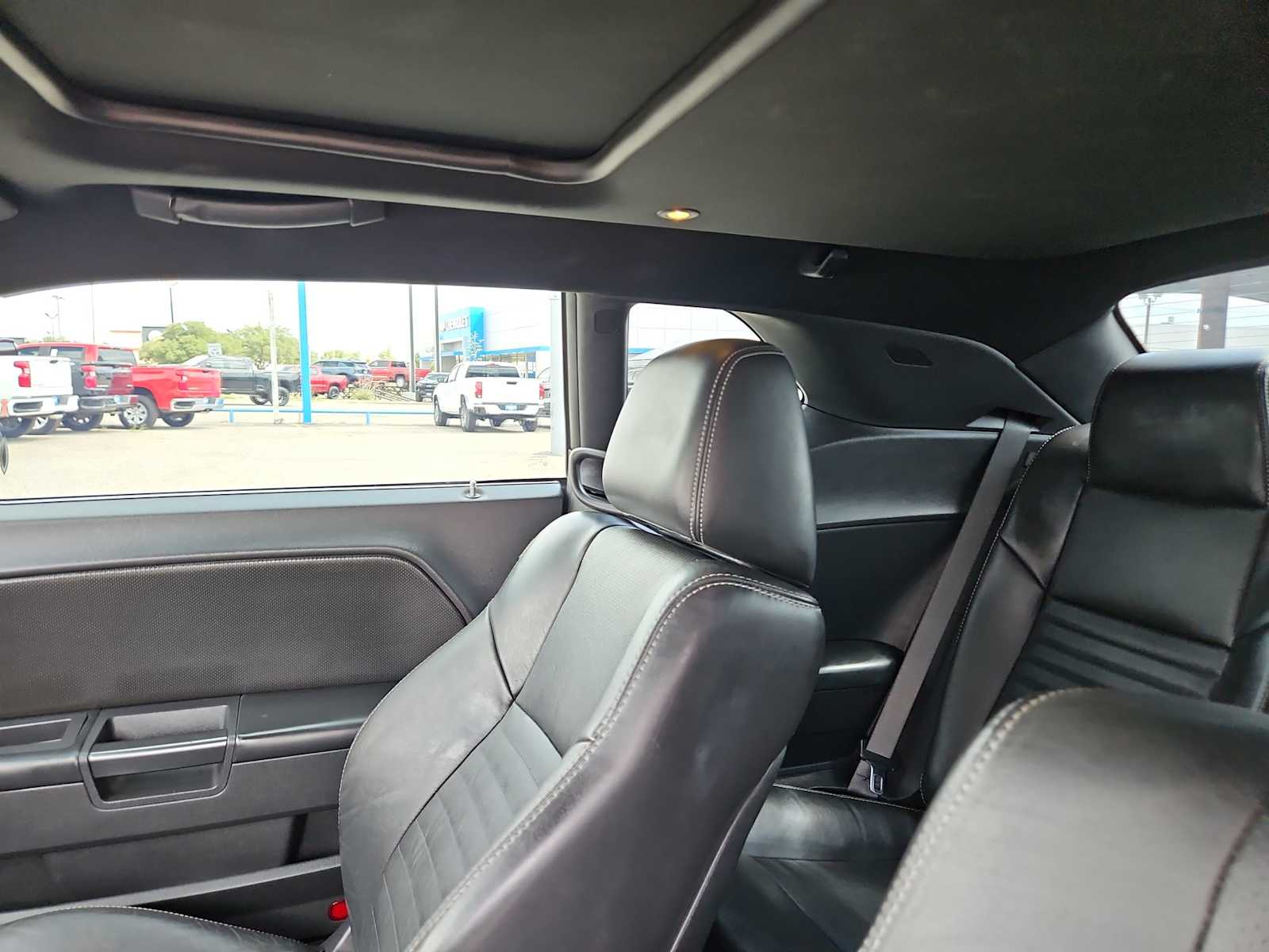 2012 Dodge Challenger SXT 12