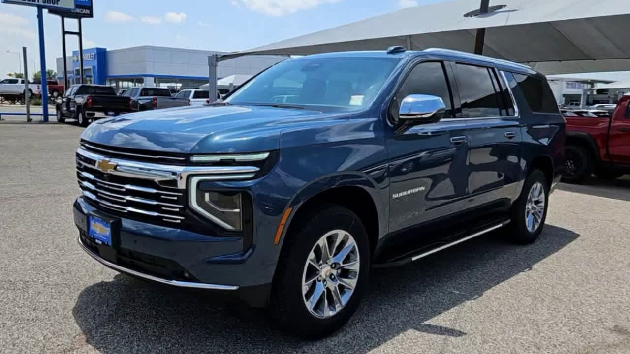 Thumbnail: 2025 Chevrolet Suburban - 3
