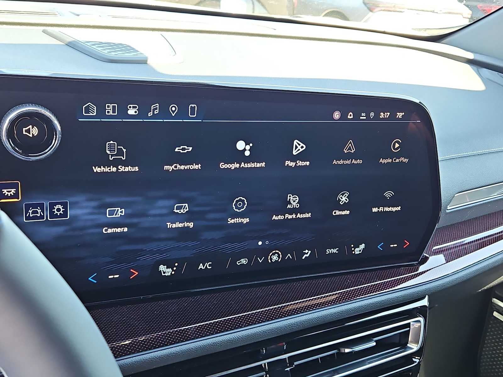 Thumbnail: 2026 Chevrolet Traverse - 24