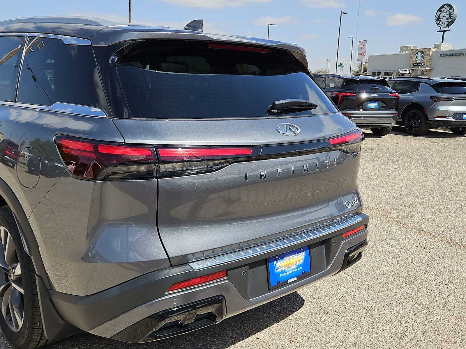 Thumbnail: 2023 INFINITI QX60 - 24