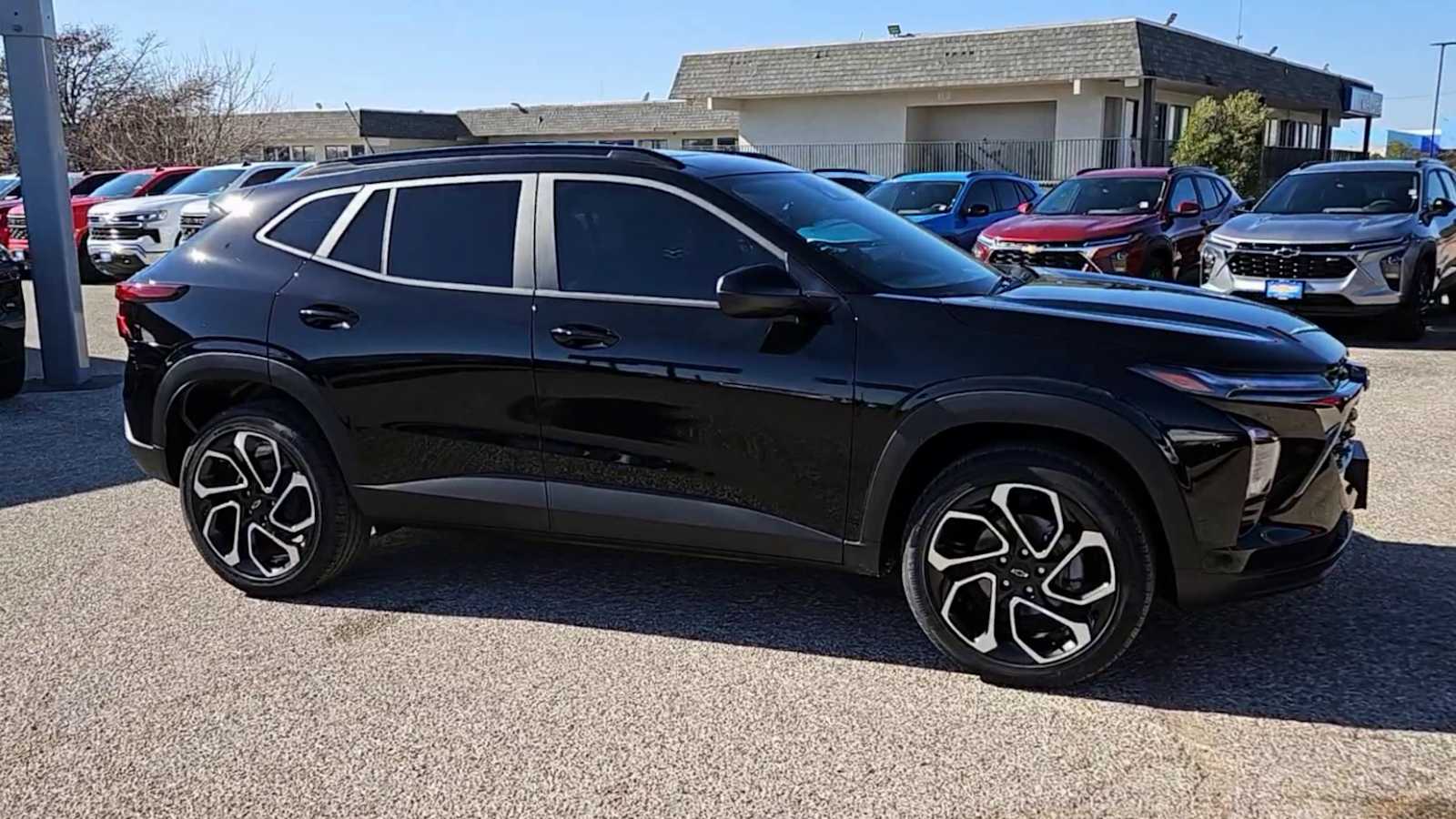 Thumbnail: 2025 Chevrolet Trax - 9