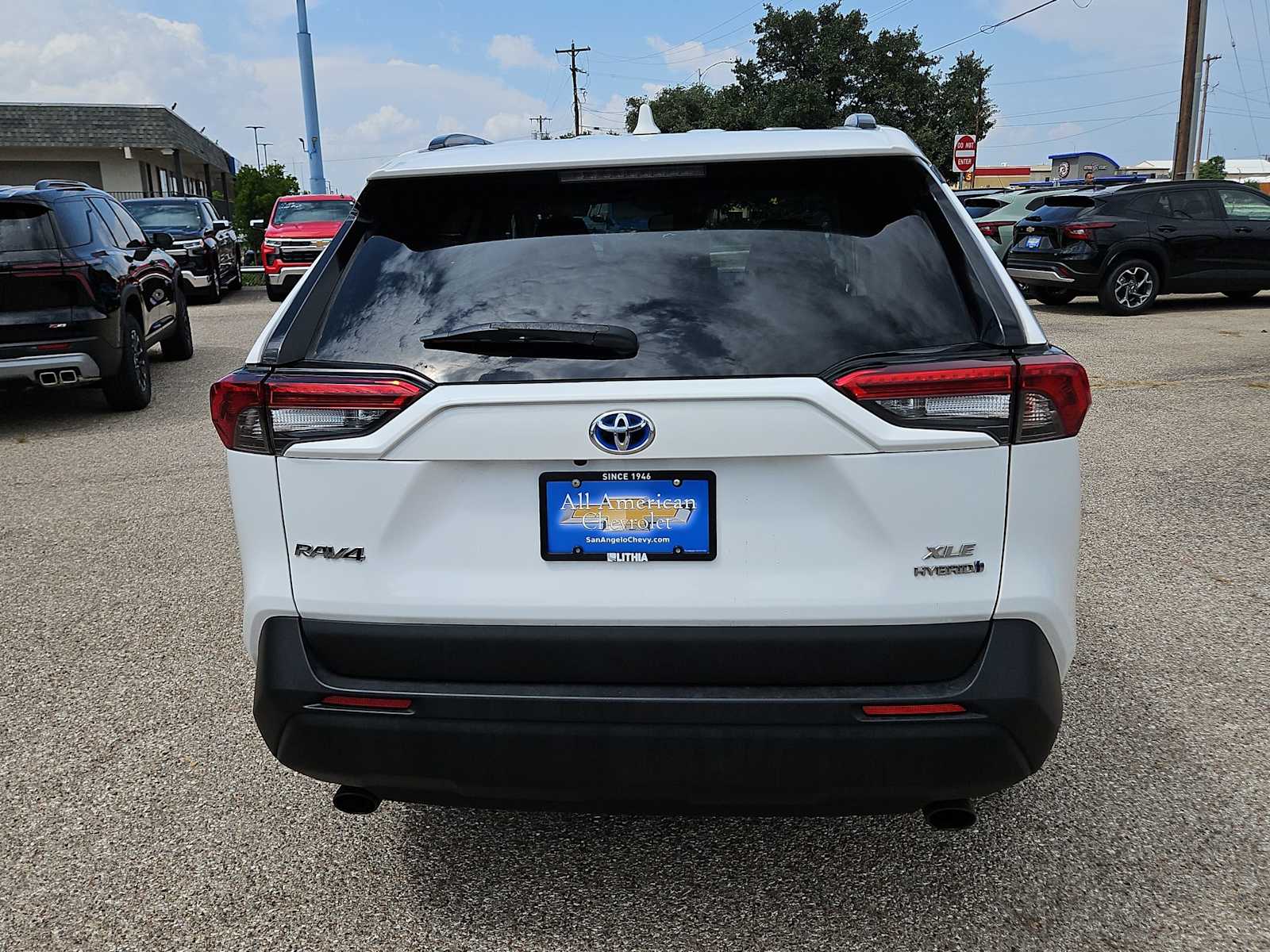 Thumbnail: 2022 Toyota RAV4 - 13