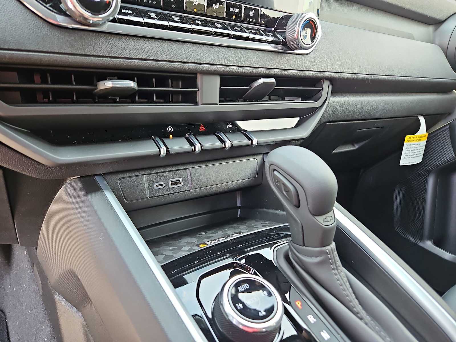 Thumbnail: 2025 Chevrolet Colorado - 28