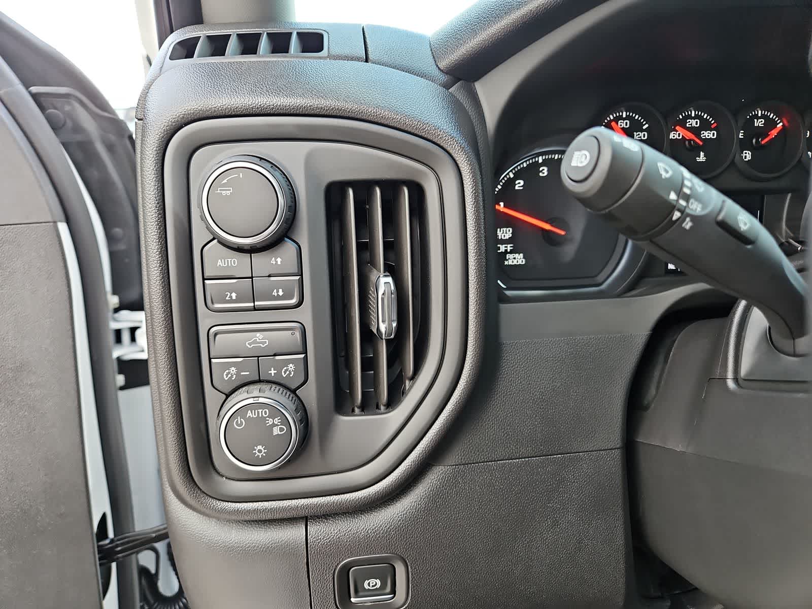 Thumbnail: 2025 Chevrolet Silverado 1500 - 18
