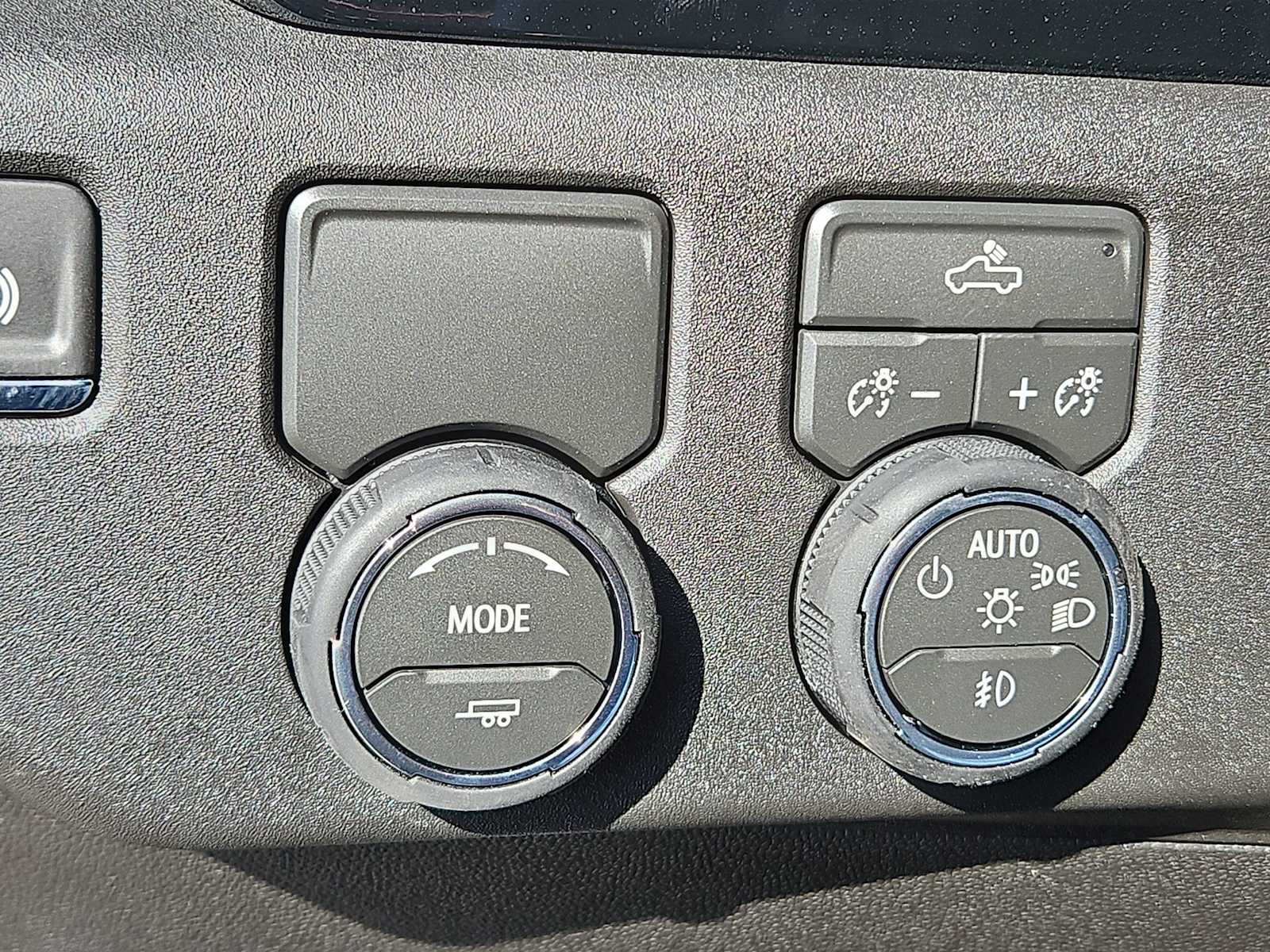 Thumbnail: 2026 Chevrolet Silverado 1500 - 22