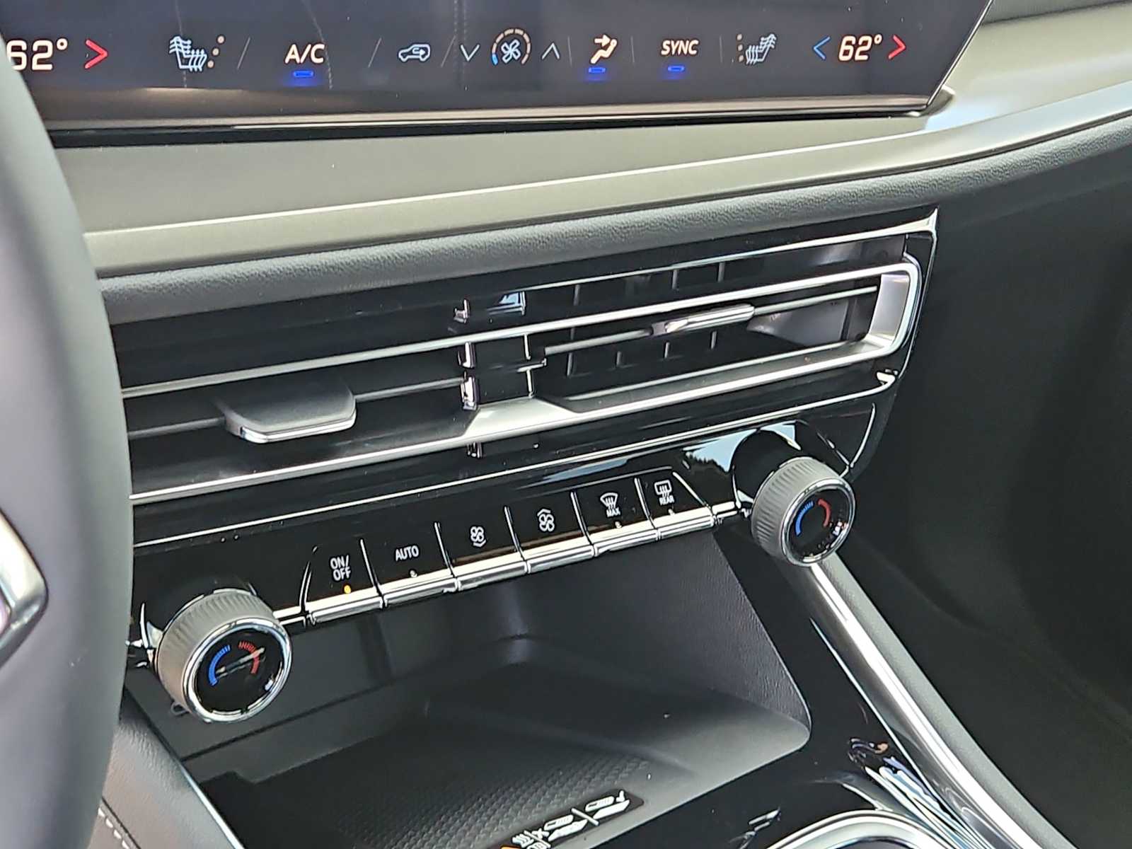 Thumbnail: 2026 Chevrolet Traverse - 24