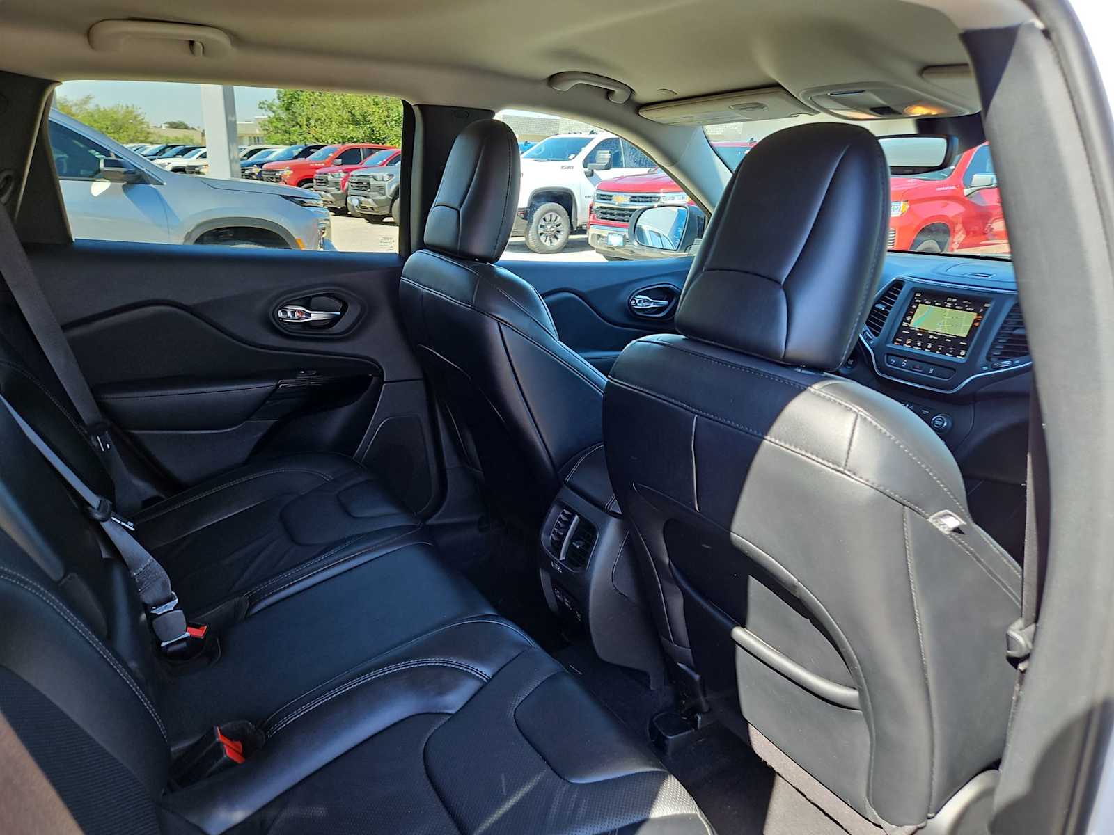 Thumbnail: 2023 Jeep Cherokee - 16