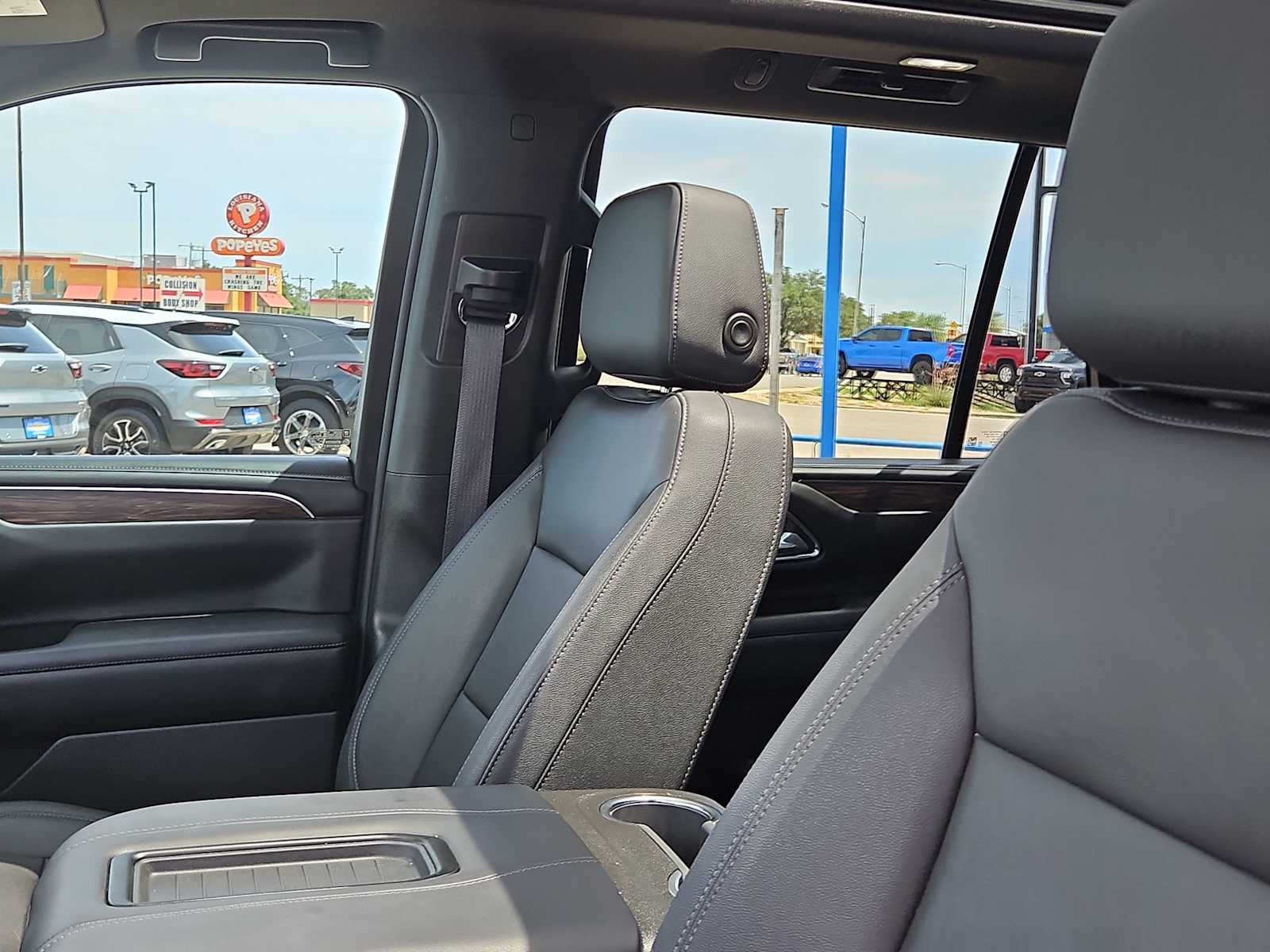 Thumbnail: 2022 Chevrolet Tahoe - 20