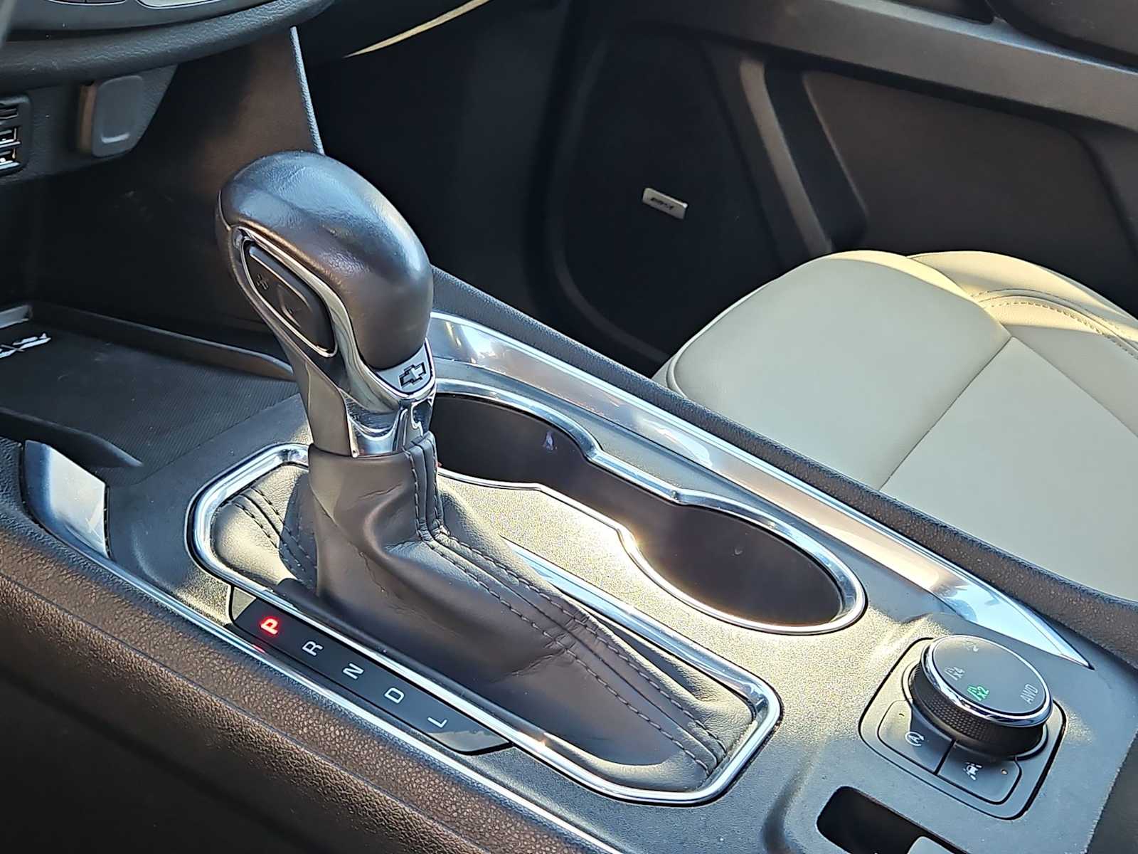 Thumbnail: 2022 Chevrolet Traverse - 22