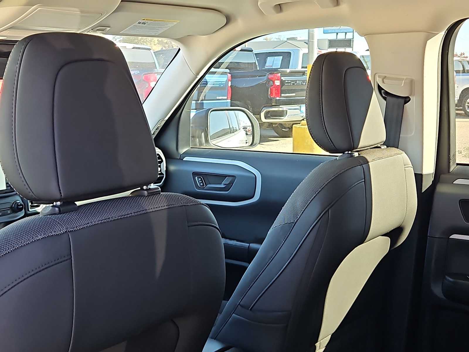 Thumbnail: 2022 Ford Bronco Sport - 14