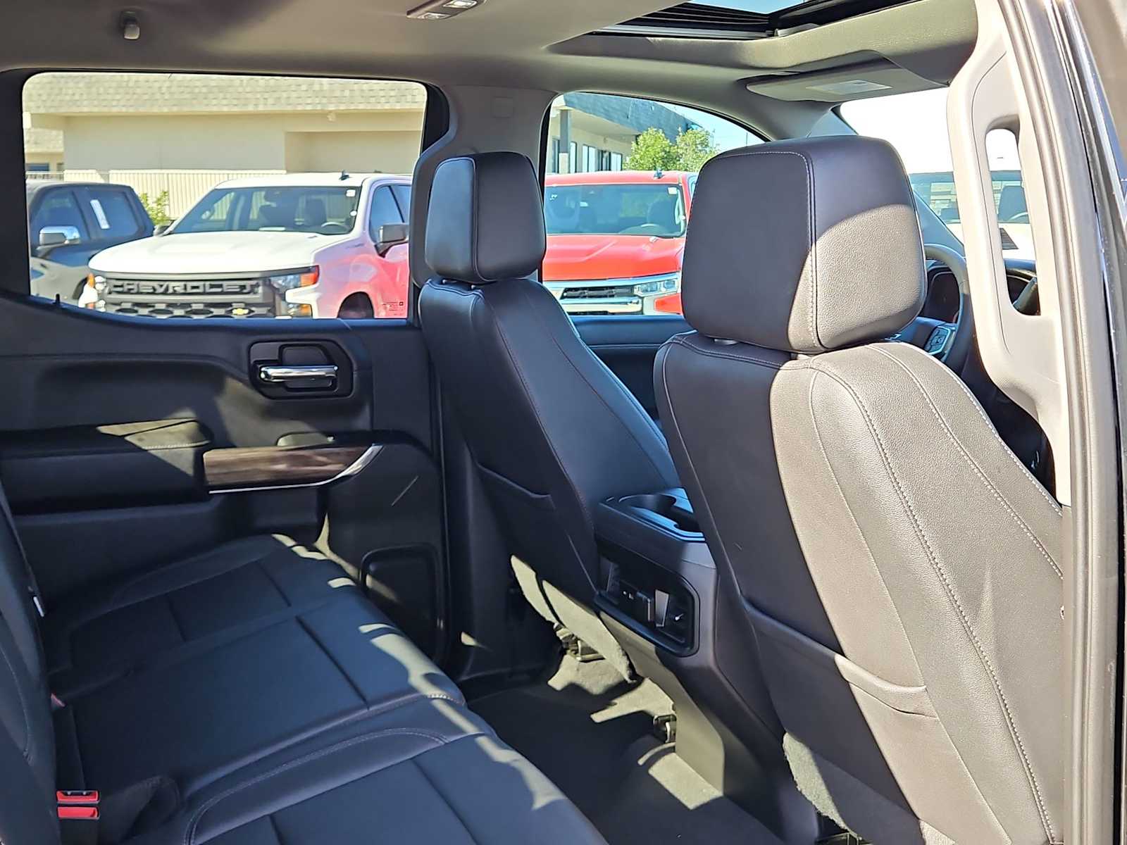 Thumbnail: 2022 Chevrolet Silverado 1500 - 16