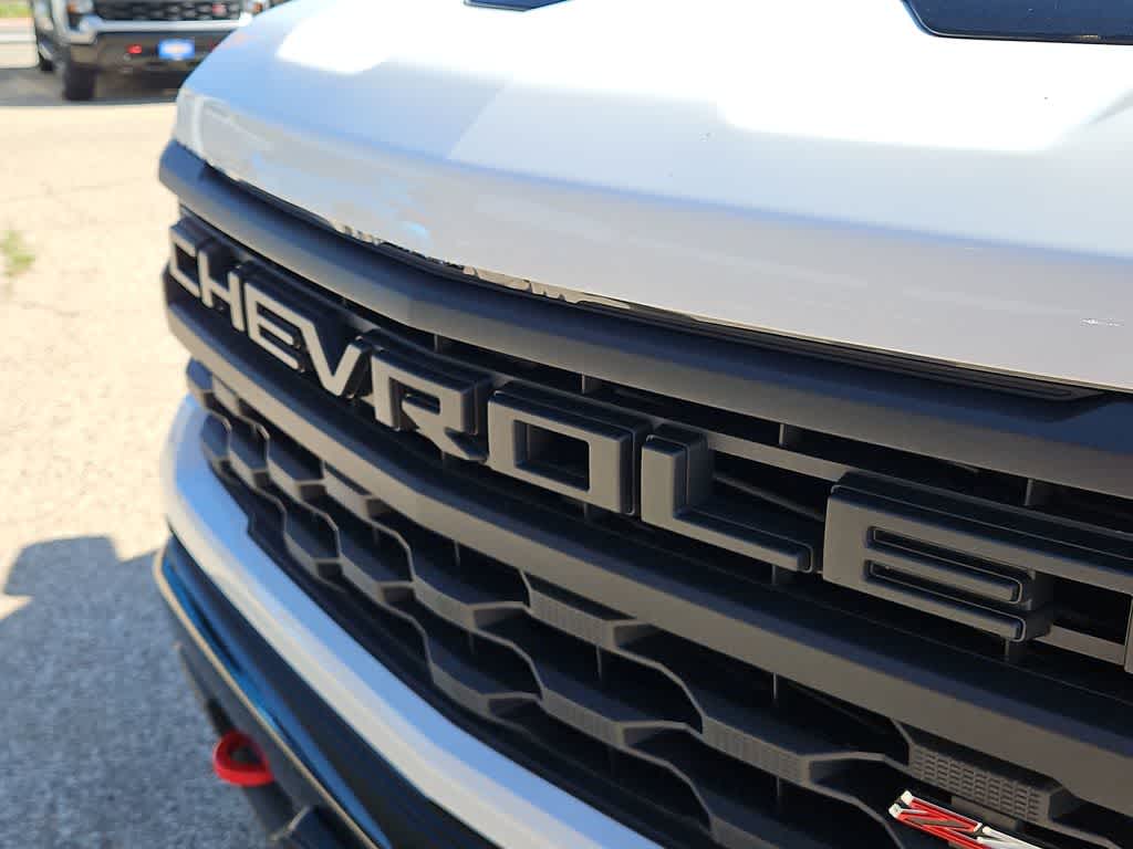 Thumbnail: 2026 Chevrolet Silverado 1500 - 13