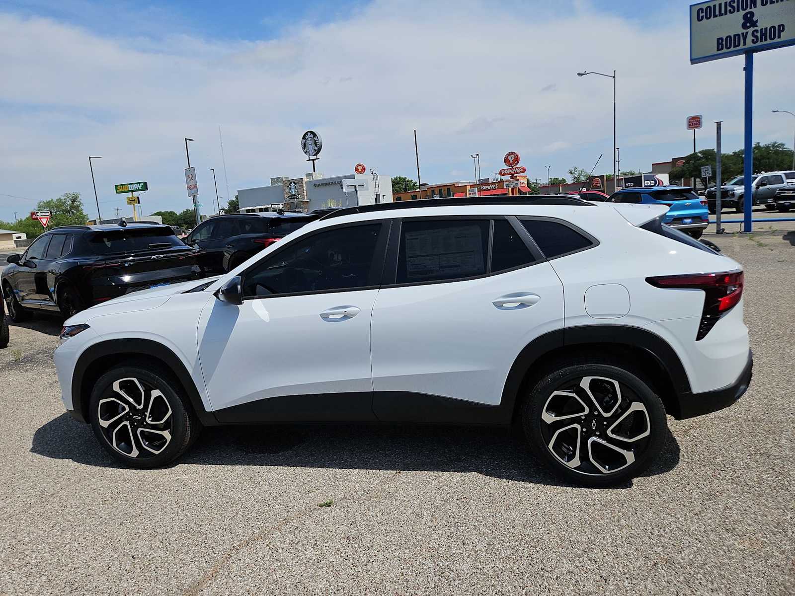 Thumbnail: 2026 Chevrolet Trax - 5