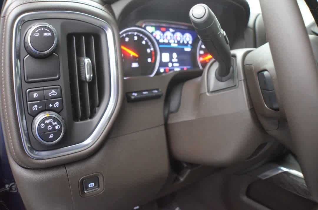 Thumbnail: 2020 Chevrolet Silverado 1500 - 21