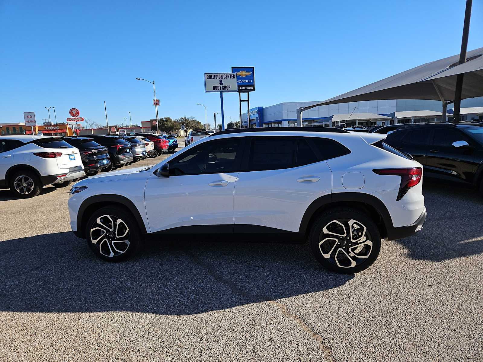 Thumbnail: 2026 Chevrolet Trax - 5