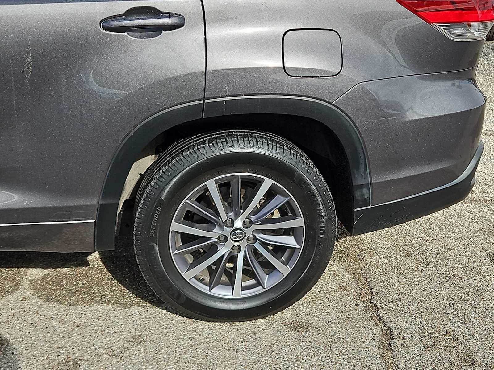 Thumbnail: 2018 Toyota Highlander - 12