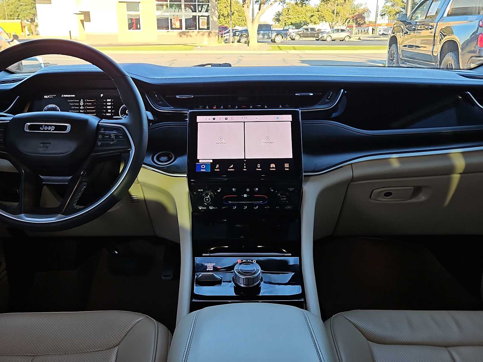 Thumbnail: 2023 Jeep Grand Cherokee - 15