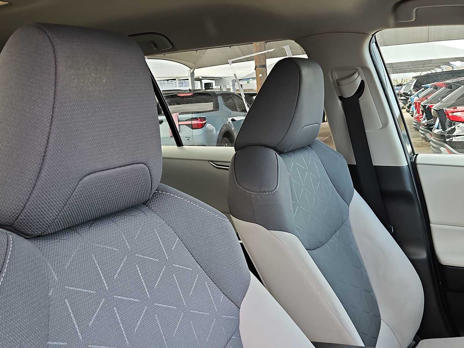 Thumbnail: 2023 Toyota RAV4 - 18