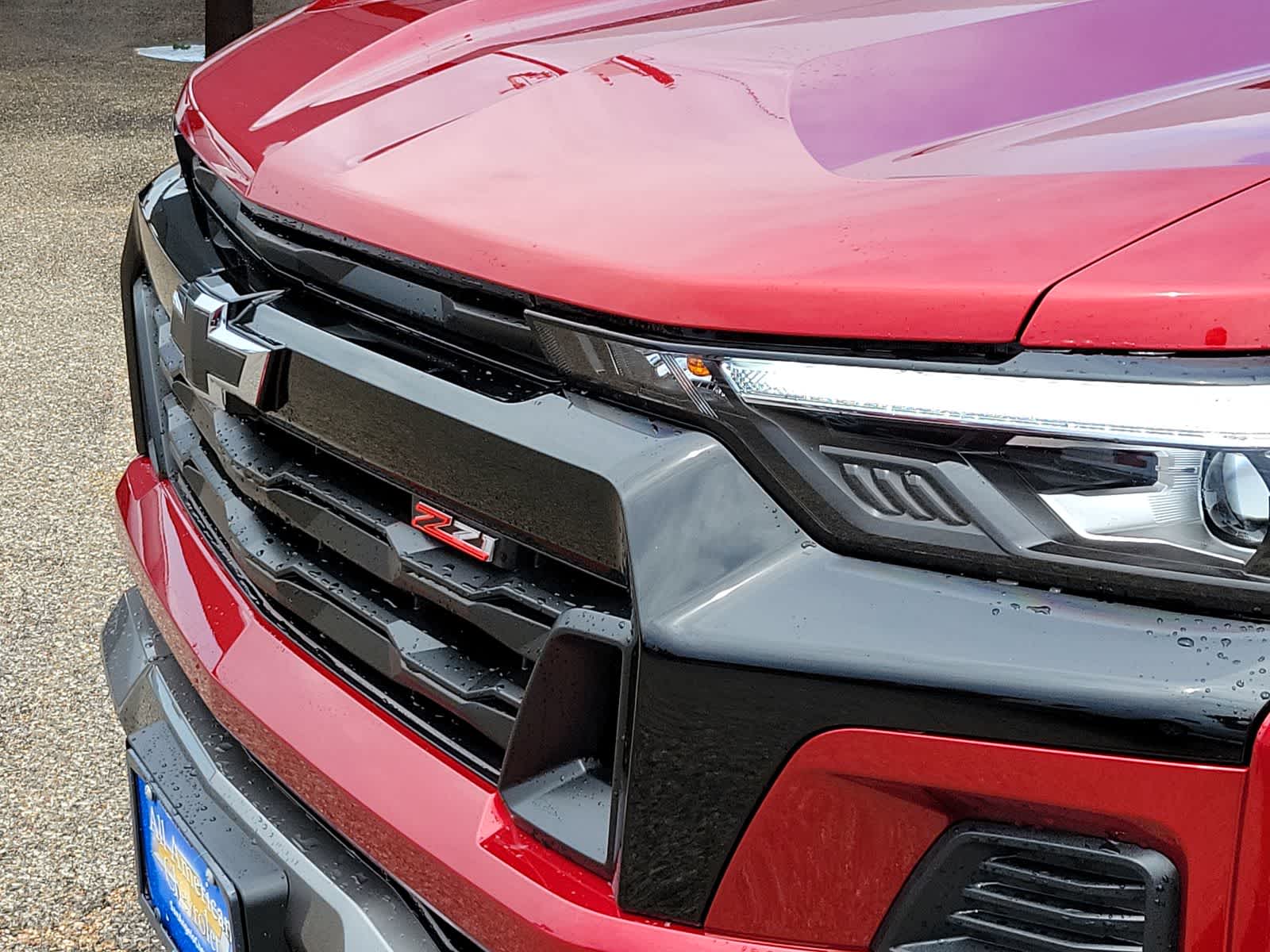 Thumbnail: 2023 Chevrolet Colorado - 9