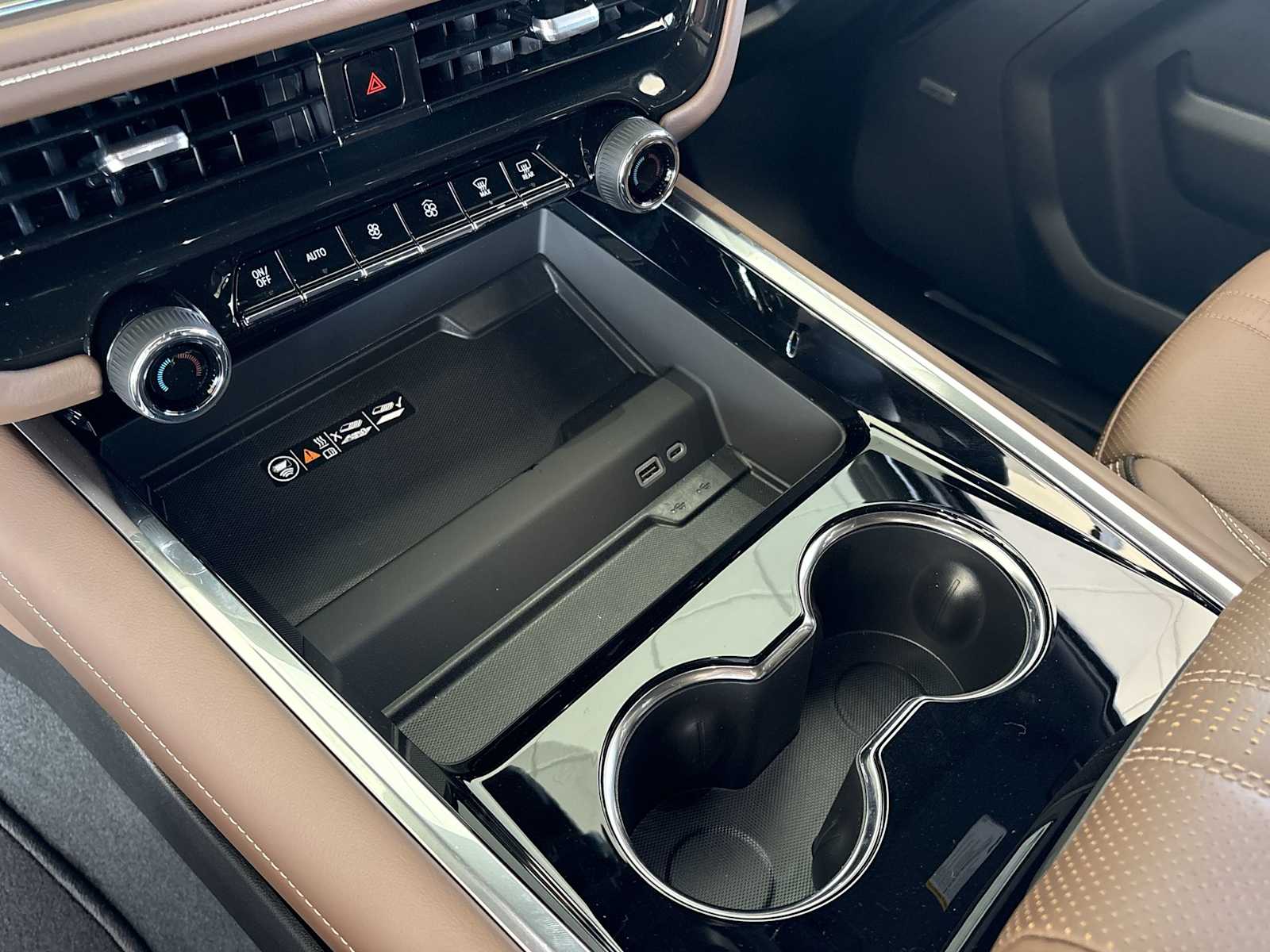 Thumbnail: 2025 Chevrolet Tahoe - 20