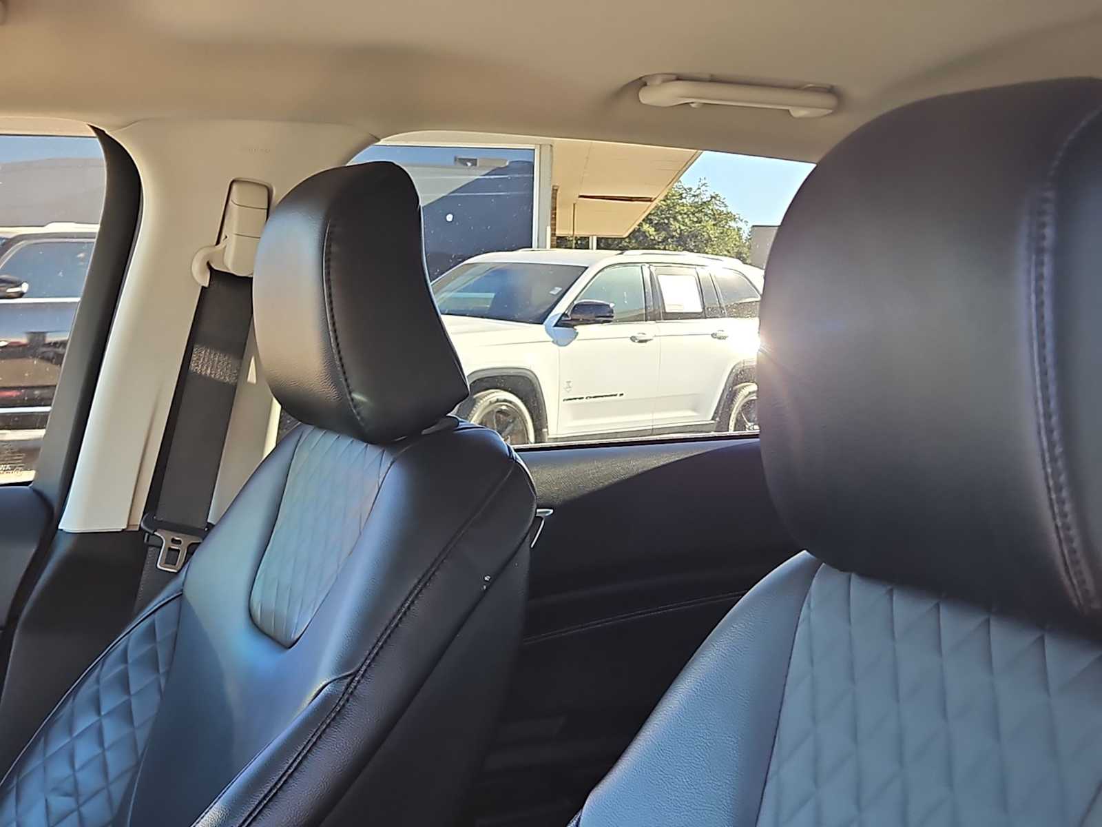 Thumbnail: 2023 Ford Edge - 18