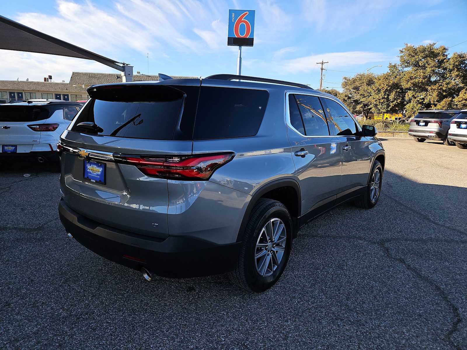 Thumbnail: 2023 Chevrolet Traverse - 8