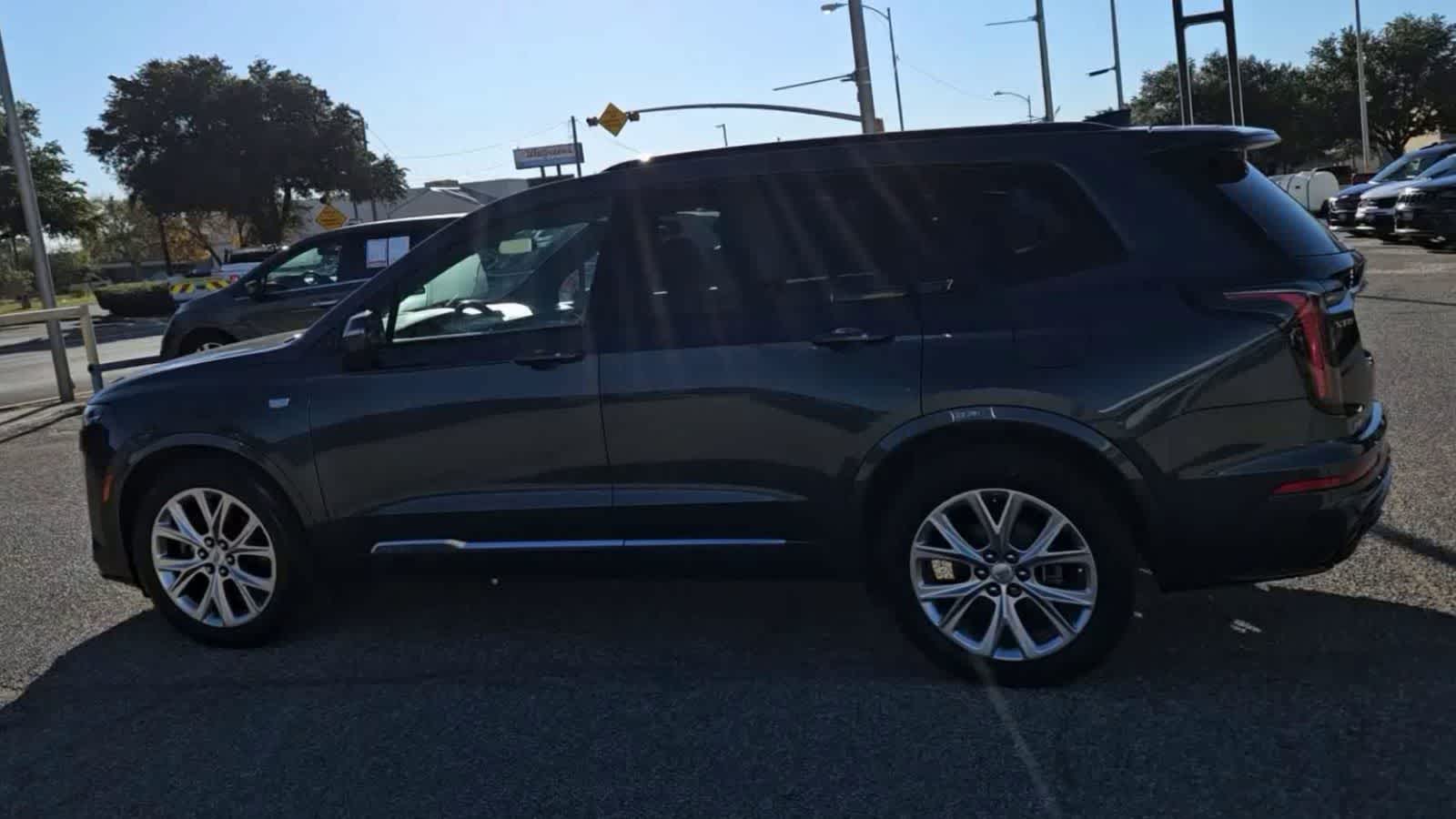Thumbnail: 2020 Cadillac XT6 - 5