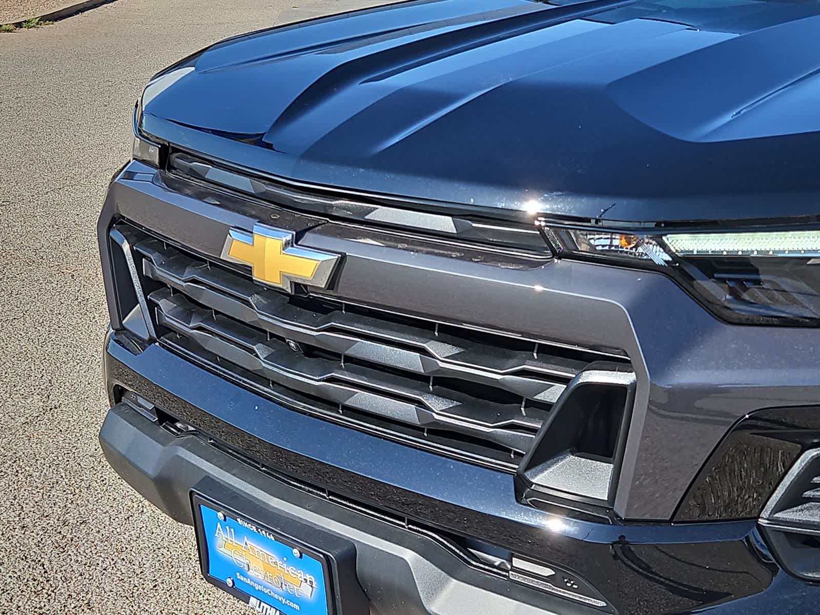 Thumbnail: 2024 Chevrolet Colorado - 17