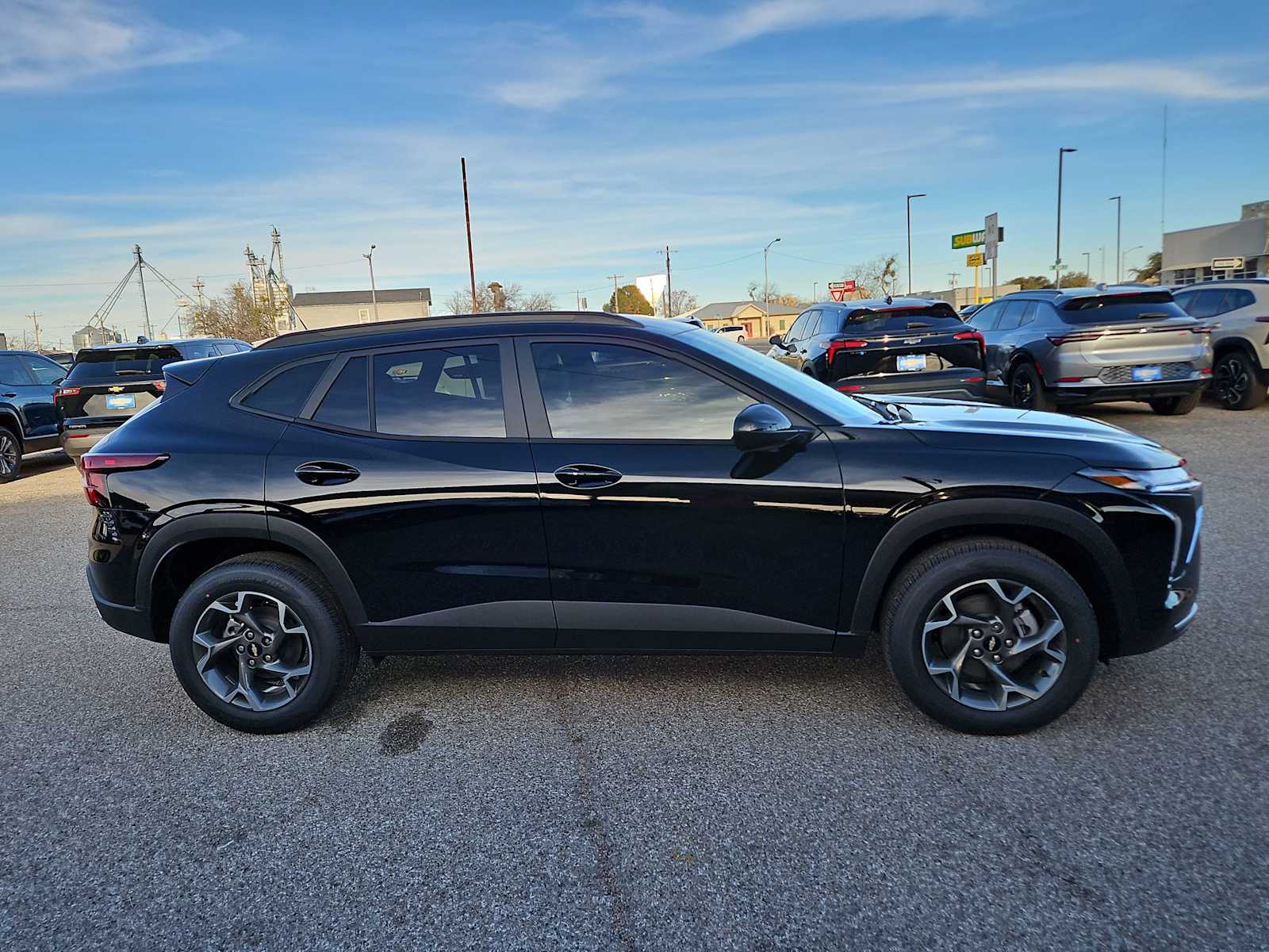 Thumbnail: 2026 Chevrolet Trax - 9