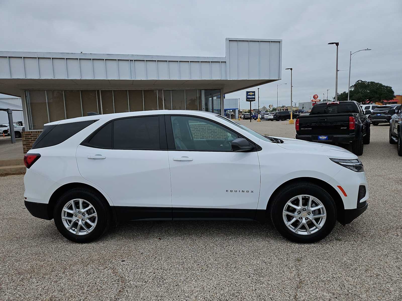 Thumbnail: 2024 Chevrolet Equinox - 9