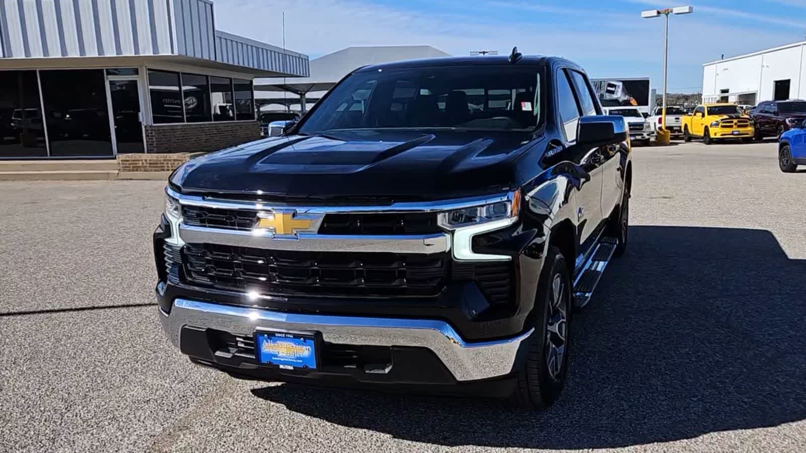 Thumbnail: 2023 Chevrolet Silverado 1500 - 3