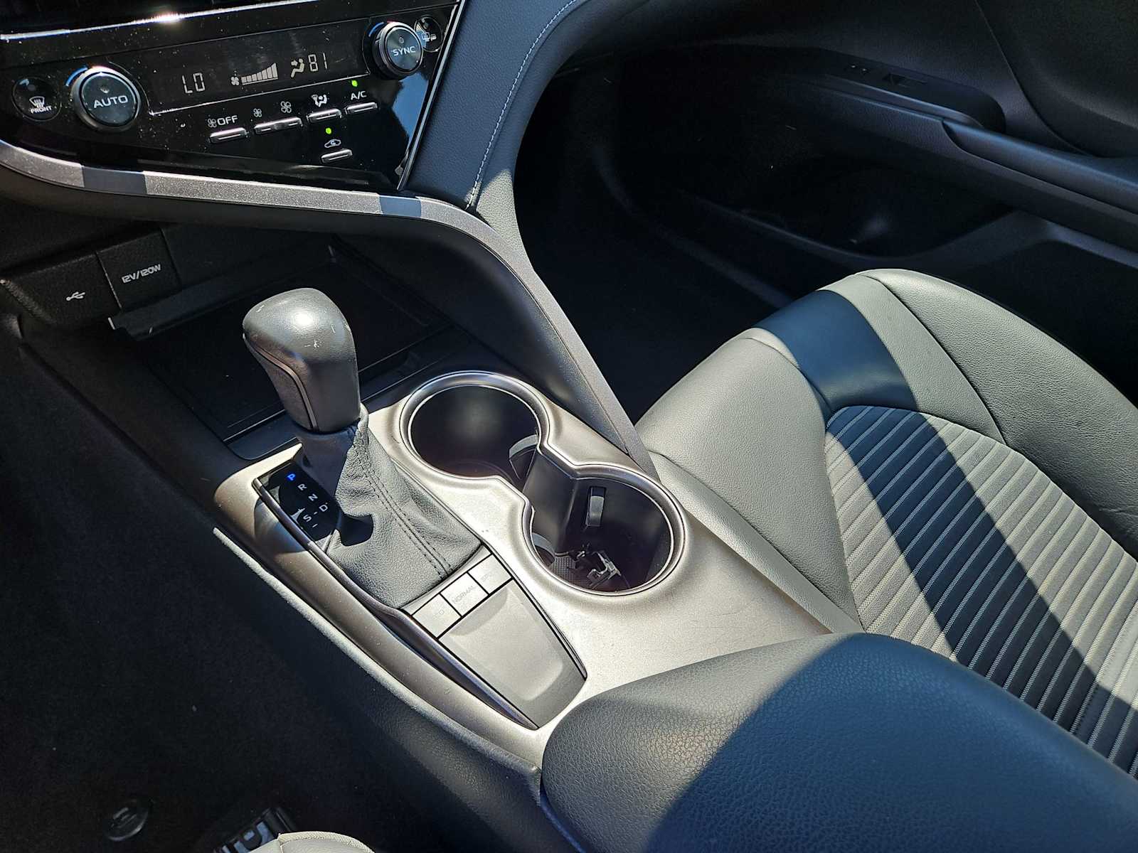 Thumbnail: 2023 Toyota Camry - 16