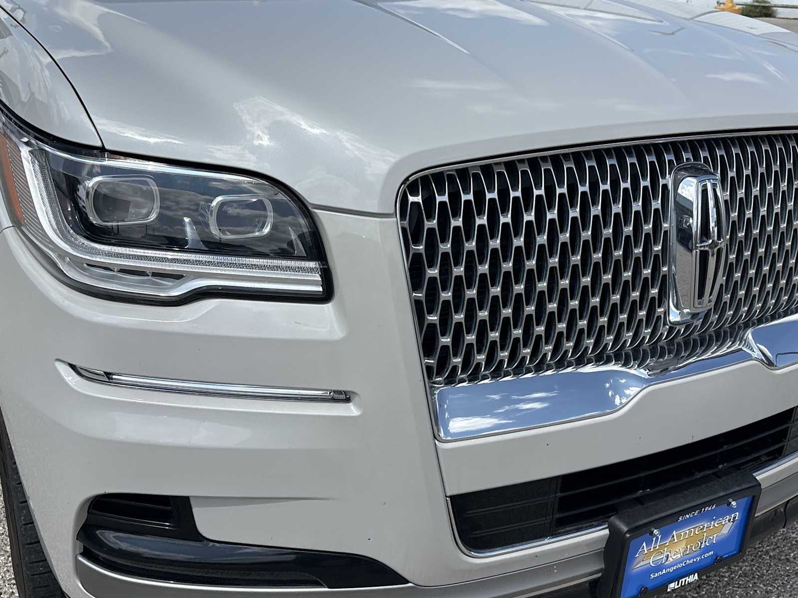 Thumbnail: 2023 Lincoln Navigator - 13
