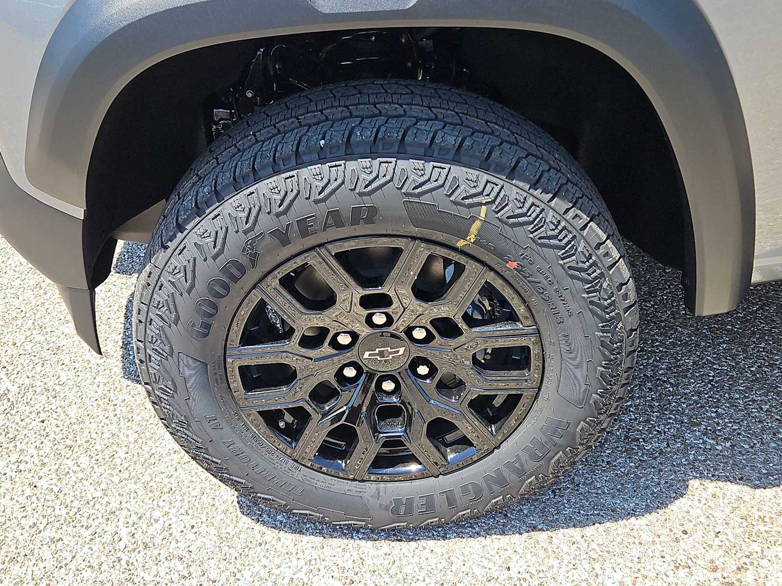 Thumbnail: 2026 Chevrolet Colorado - 16