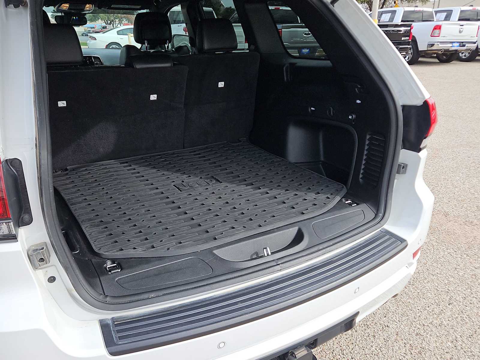 Thumbnail: 2021 Jeep Grand Cherokee - 23