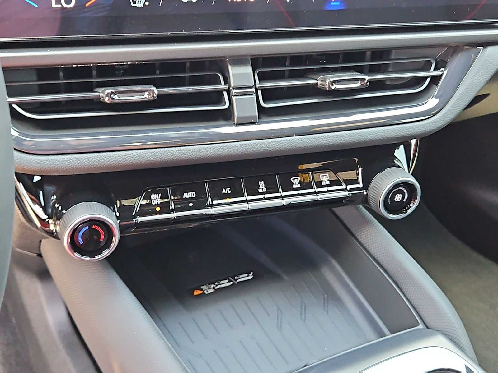 Thumbnail: 2025 Chevrolet Equinox - 28