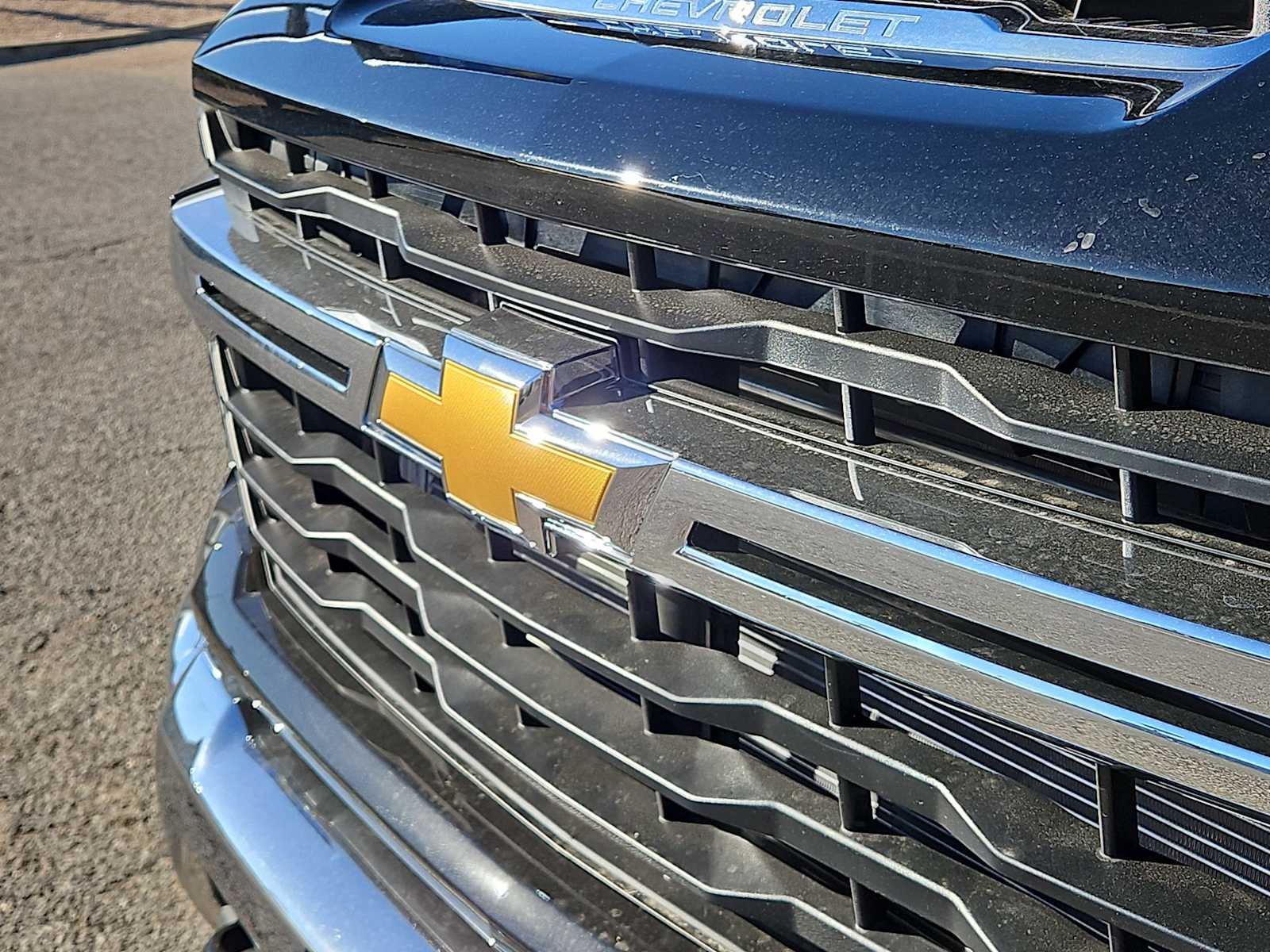 Thumbnail: 2026 Chevrolet Silverado 3500 - 13