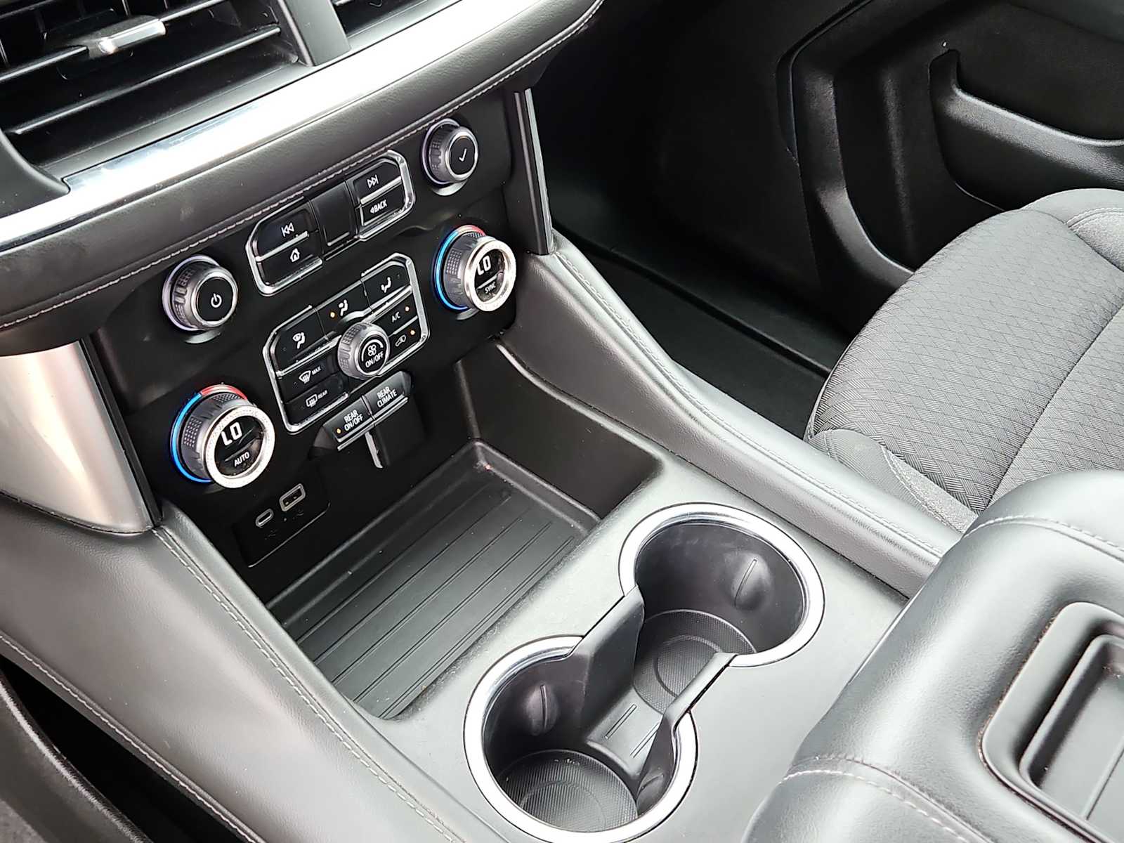 Thumbnail: 2023 Chevrolet Tahoe - 20