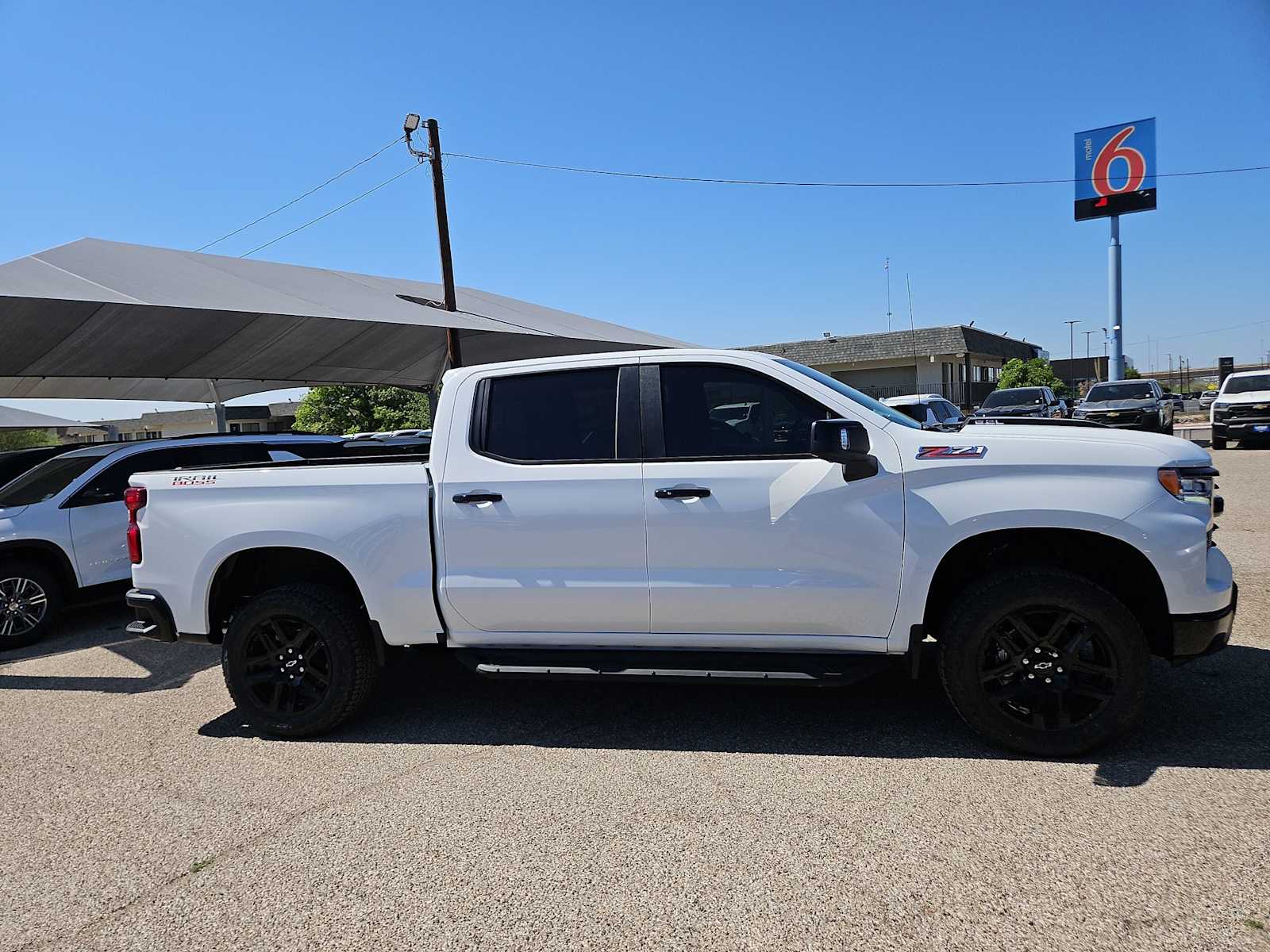 Thumbnail: 2026 Chevrolet Silverado 1500 - 9