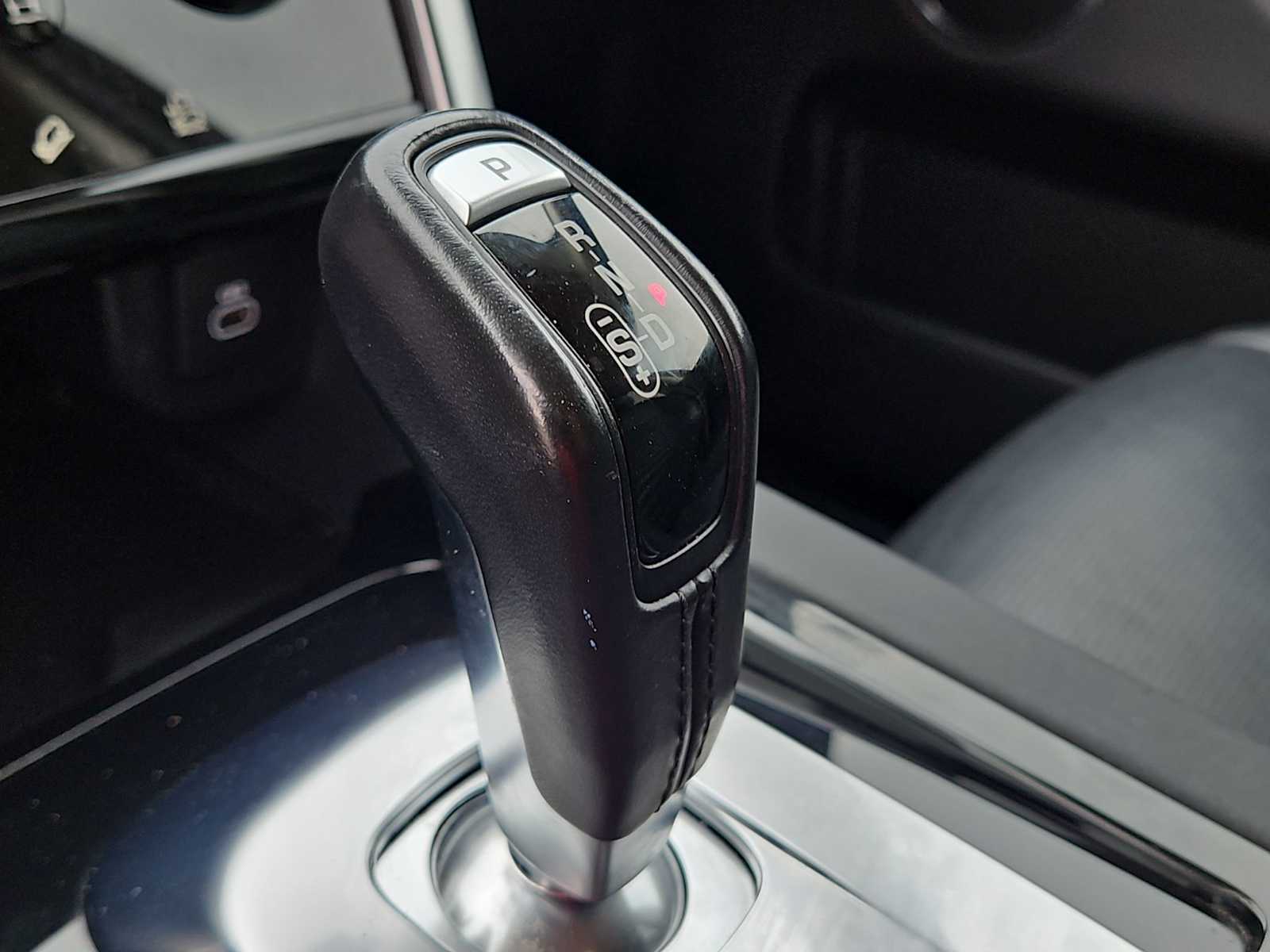 Thumbnail: 2022 Land Rover Discovery Sport - 21