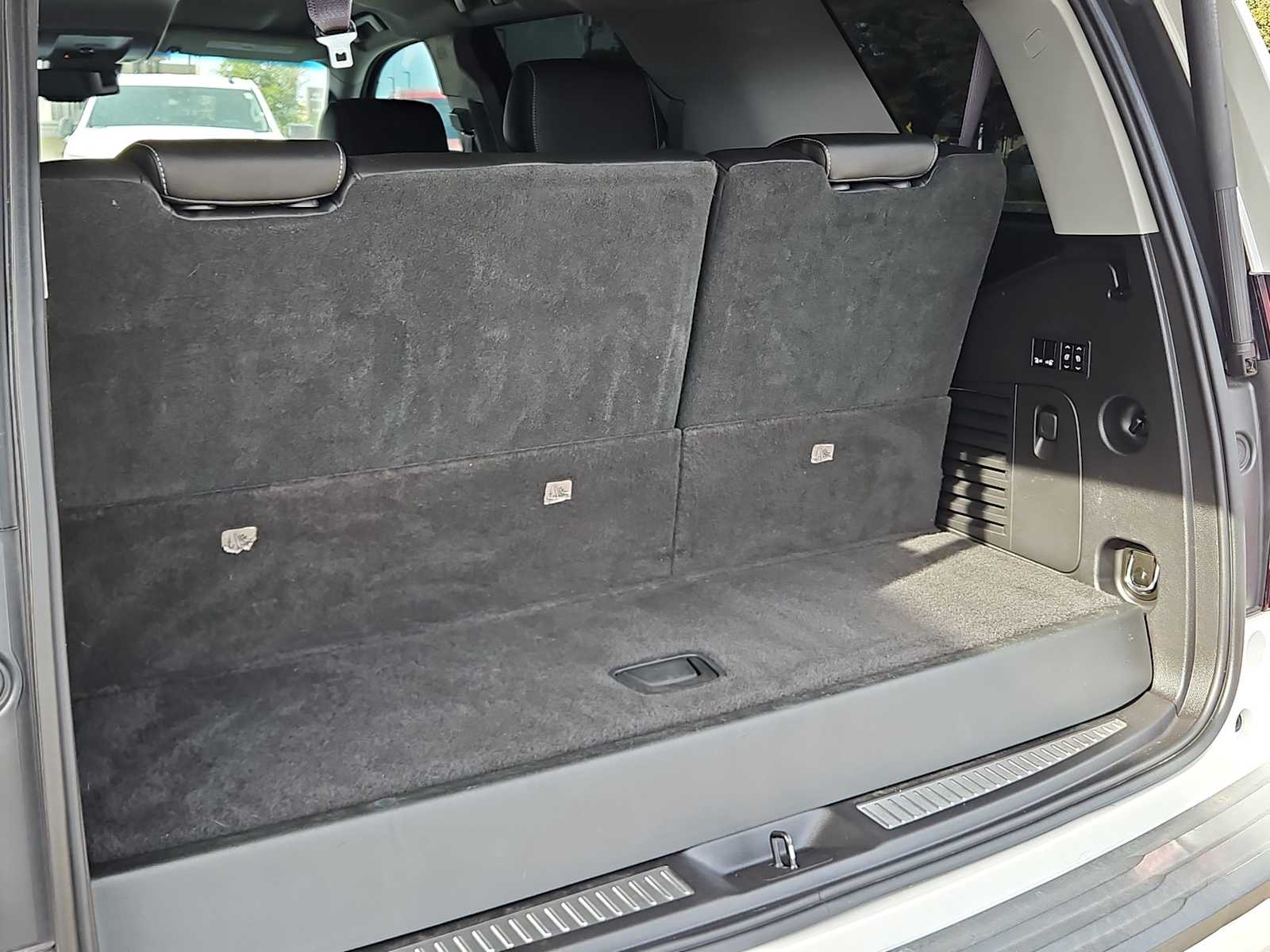 Thumbnail: 2016 Chevrolet Tahoe - 23