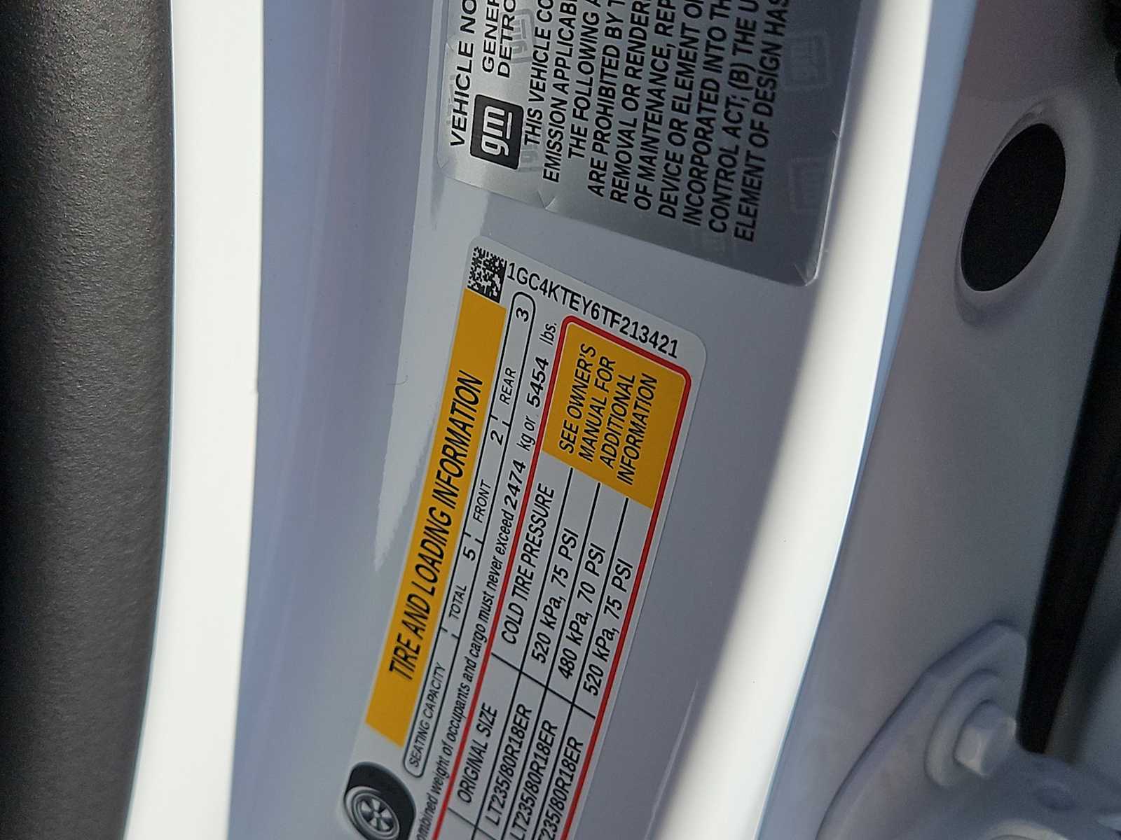 Thumbnail: 2026 Chevrolet Silverado 3500 - 25