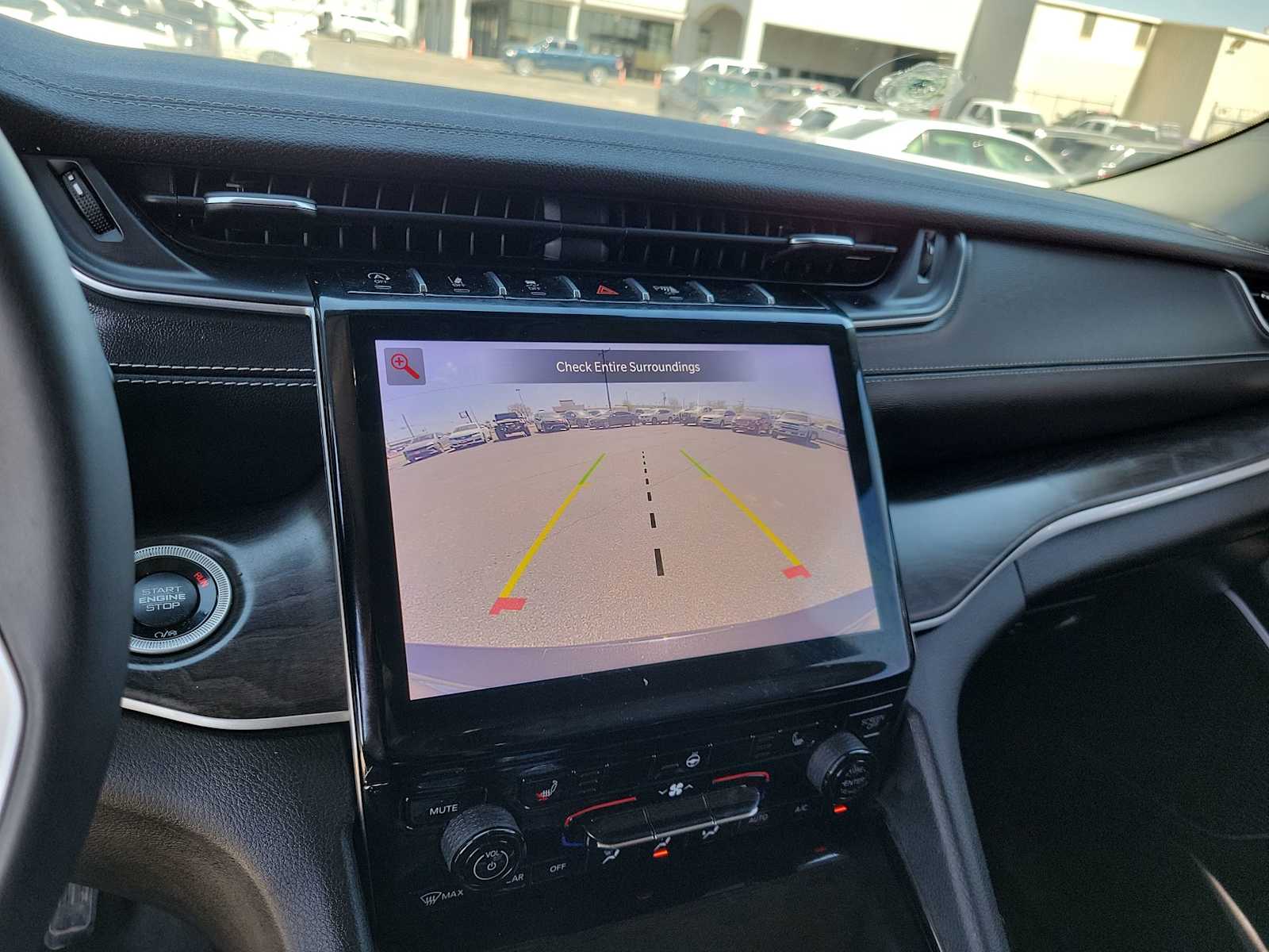 Thumbnail: 2023 Jeep Grand Cherokee - 28