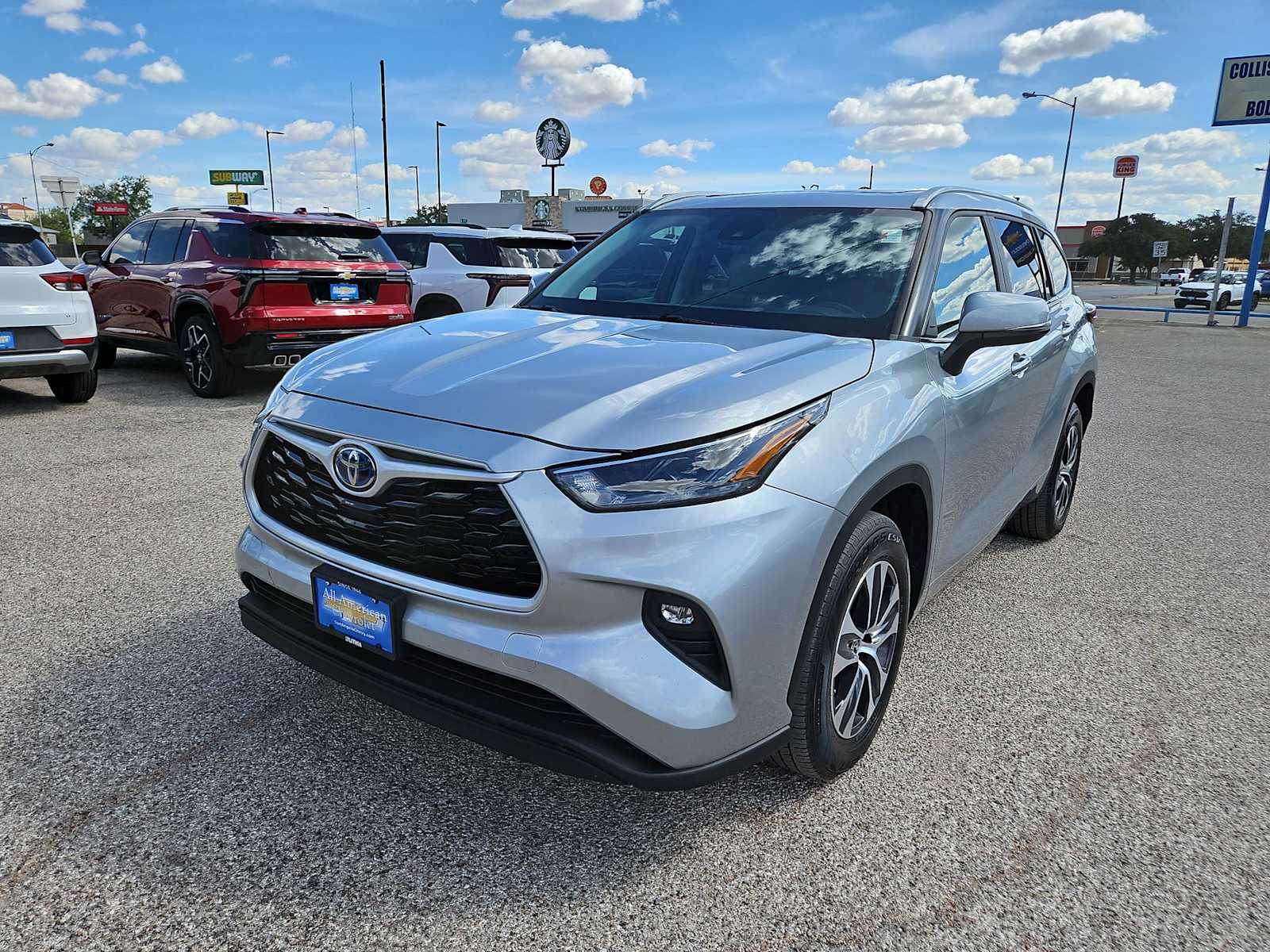 Thumbnail: 2023 Toyota Highlander - 4