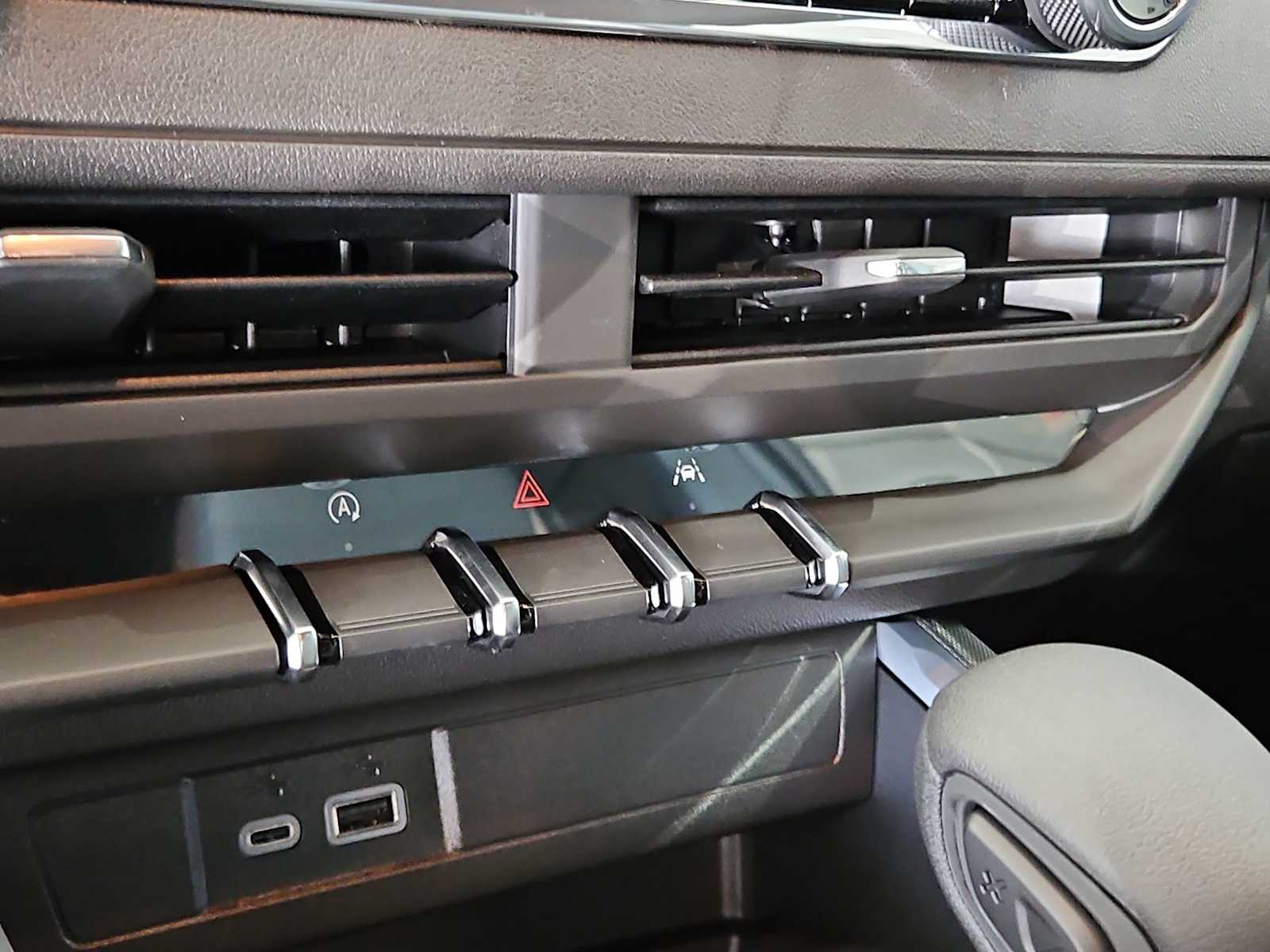 Thumbnail: 2026 Chevrolet Colorado - 19