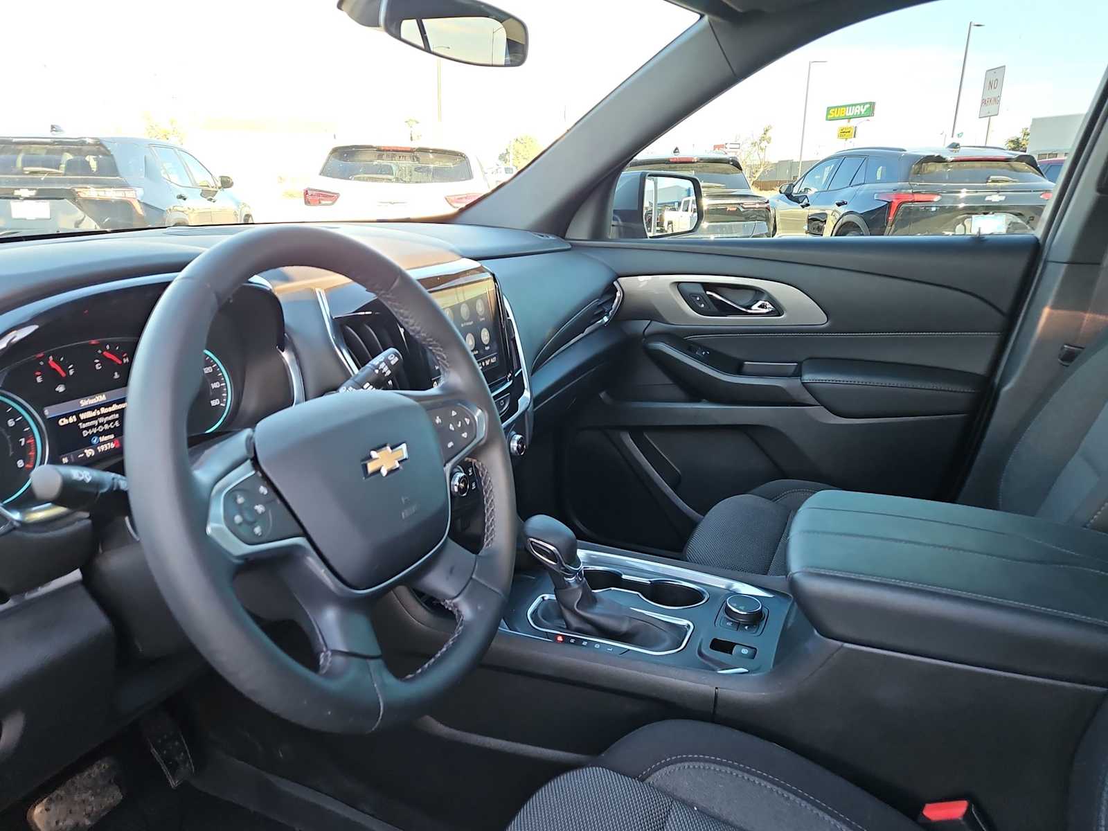 Thumbnail: 2023 Chevrolet Traverse - 10