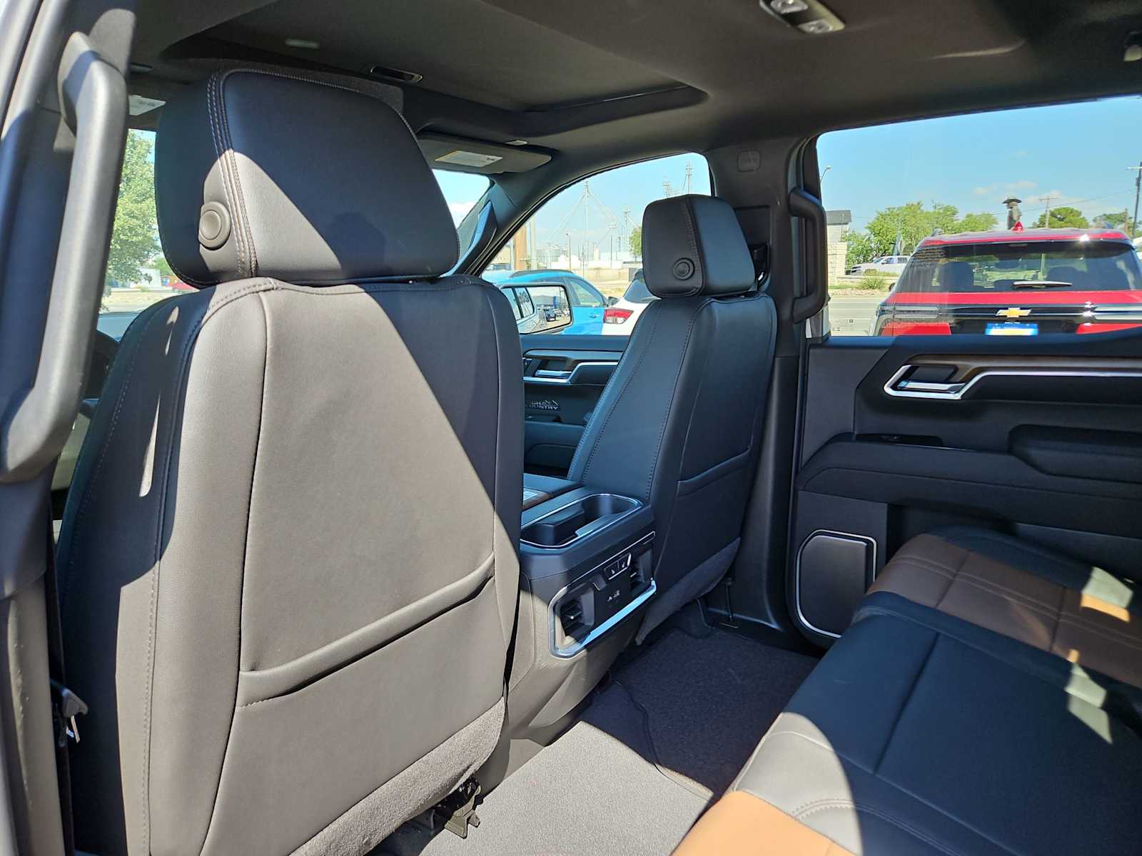 Thumbnail: 2026 Chevrolet Silverado 1500 - 6