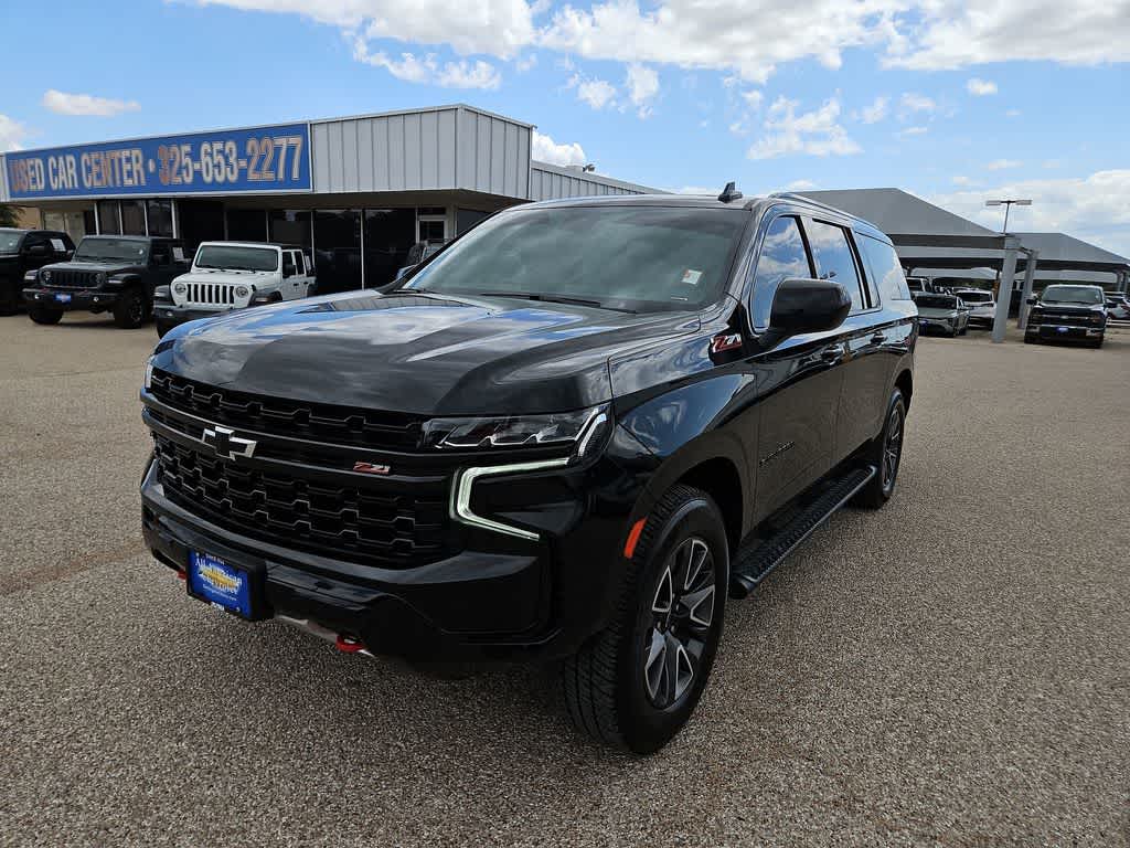 Thumbnail: 2023 Chevrolet Suburban - 3