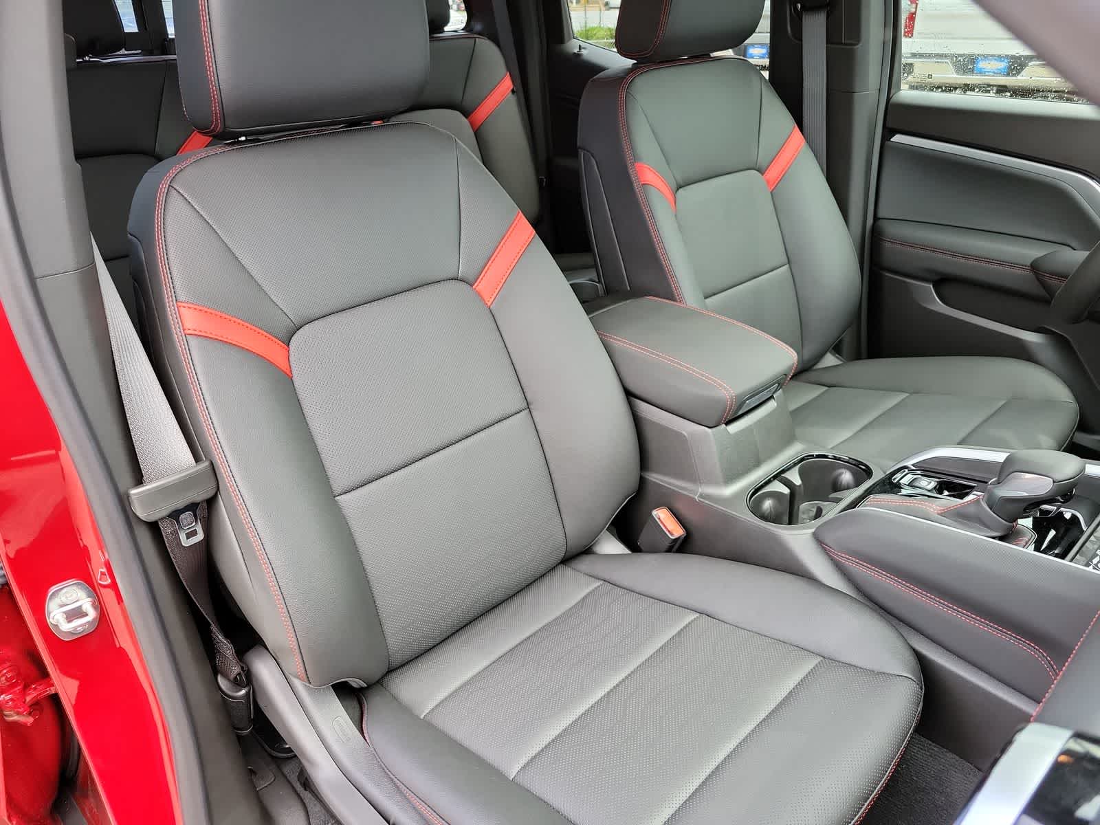 Thumbnail: 2023 Chevrolet Colorado - 14