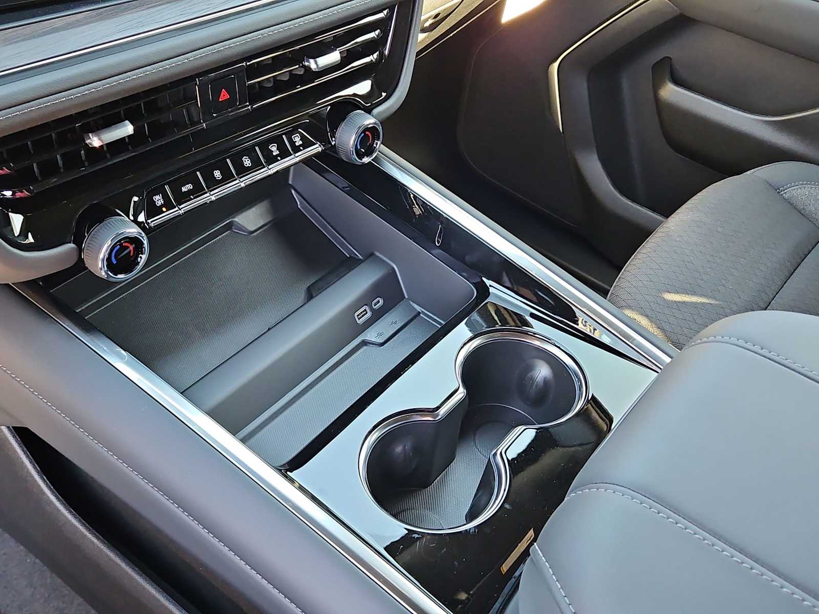 Thumbnail: 2026 Chevrolet Tahoe - 20